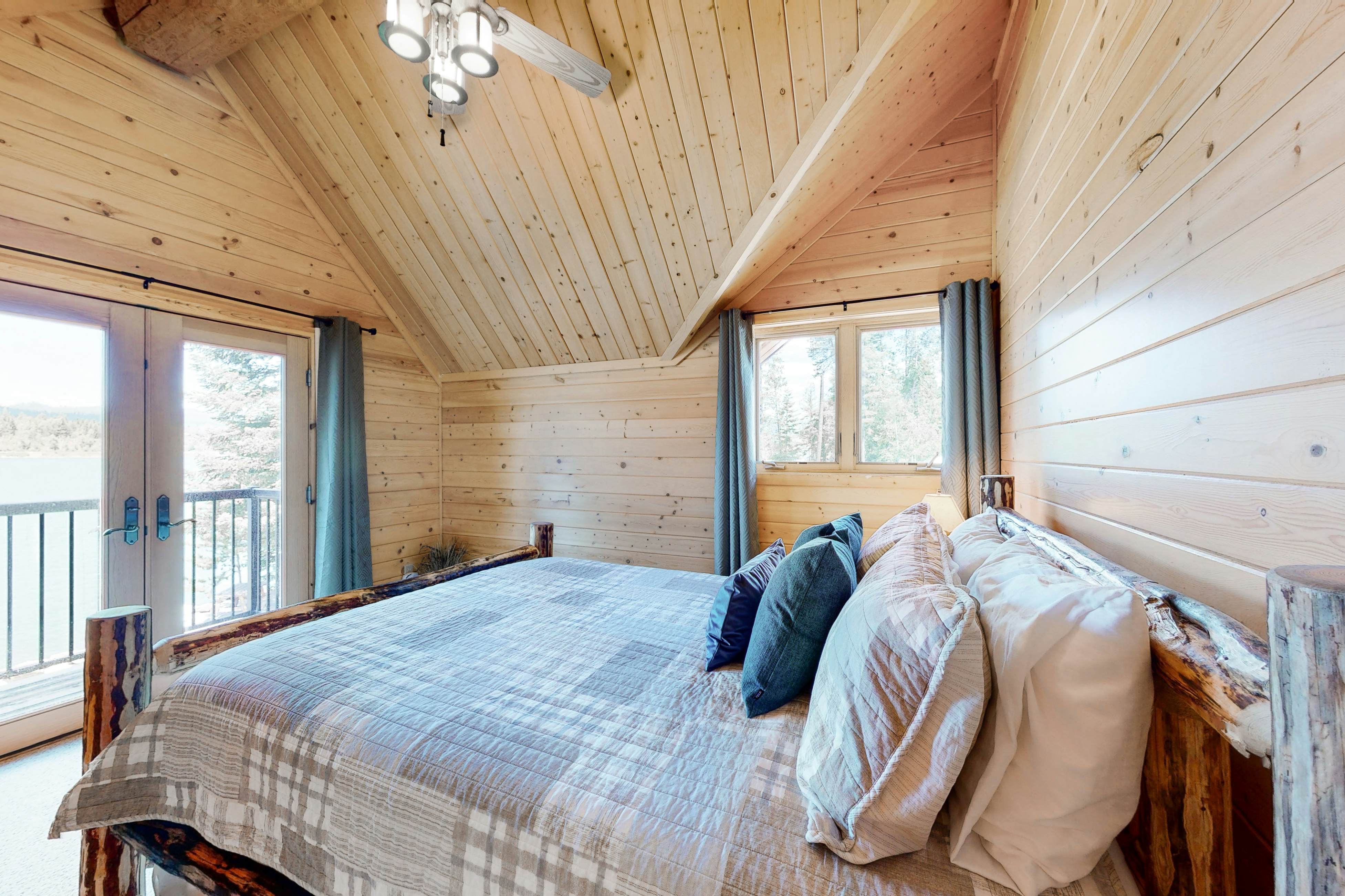 Antler Cove Lodge 4 BD Sagle, ID Vacation Rental Vacasa