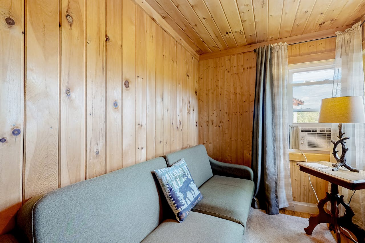 Valley Brook Cottage 9 1 BD Thornton, NH Vacation Rental Vacasa