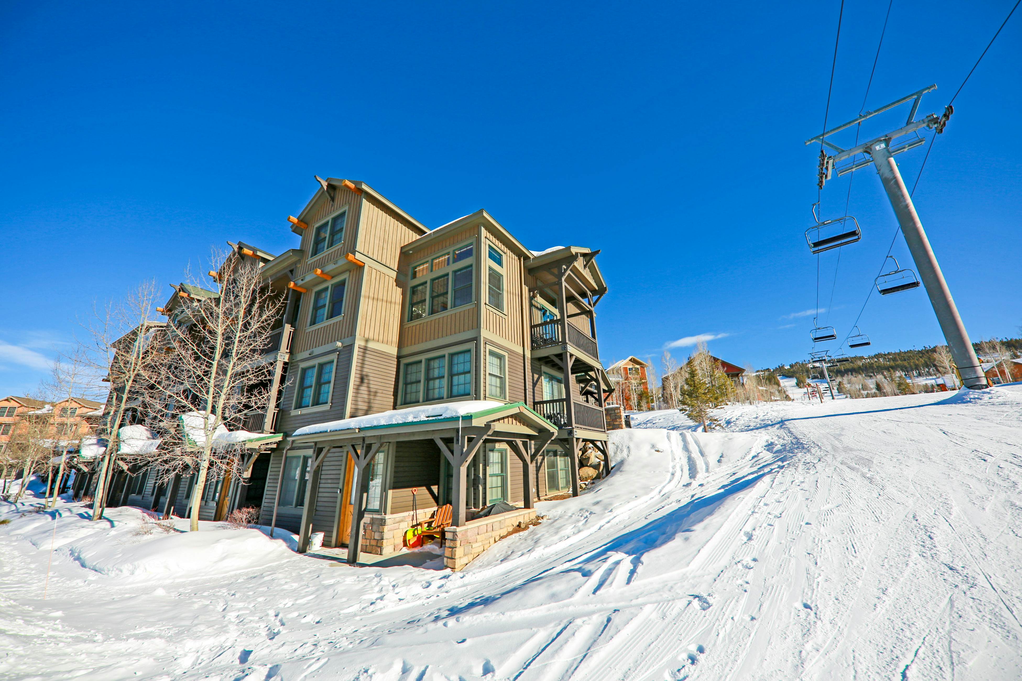 Kicking Horse Lodges 3-202