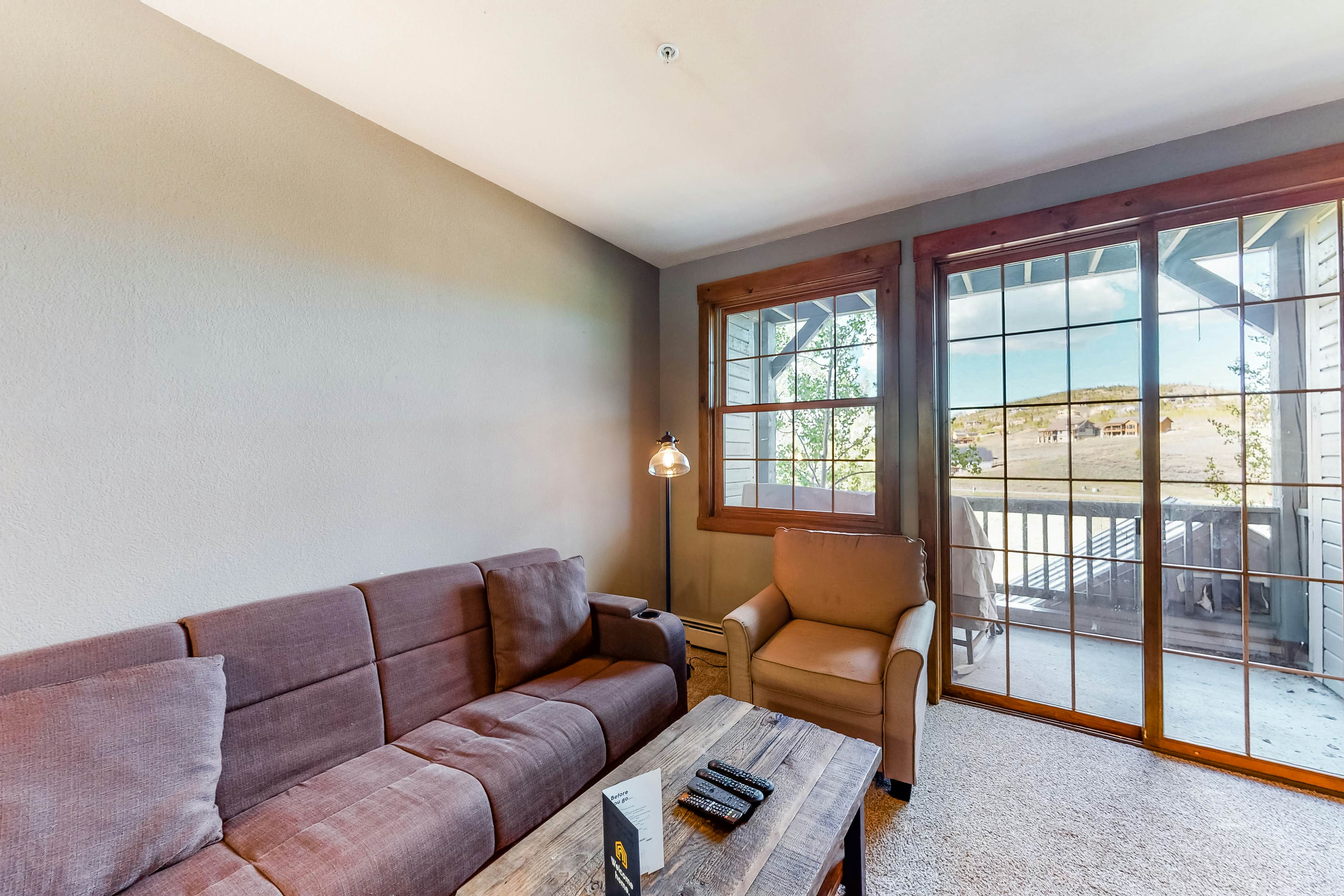 Kicking Horse Lodges 3-202