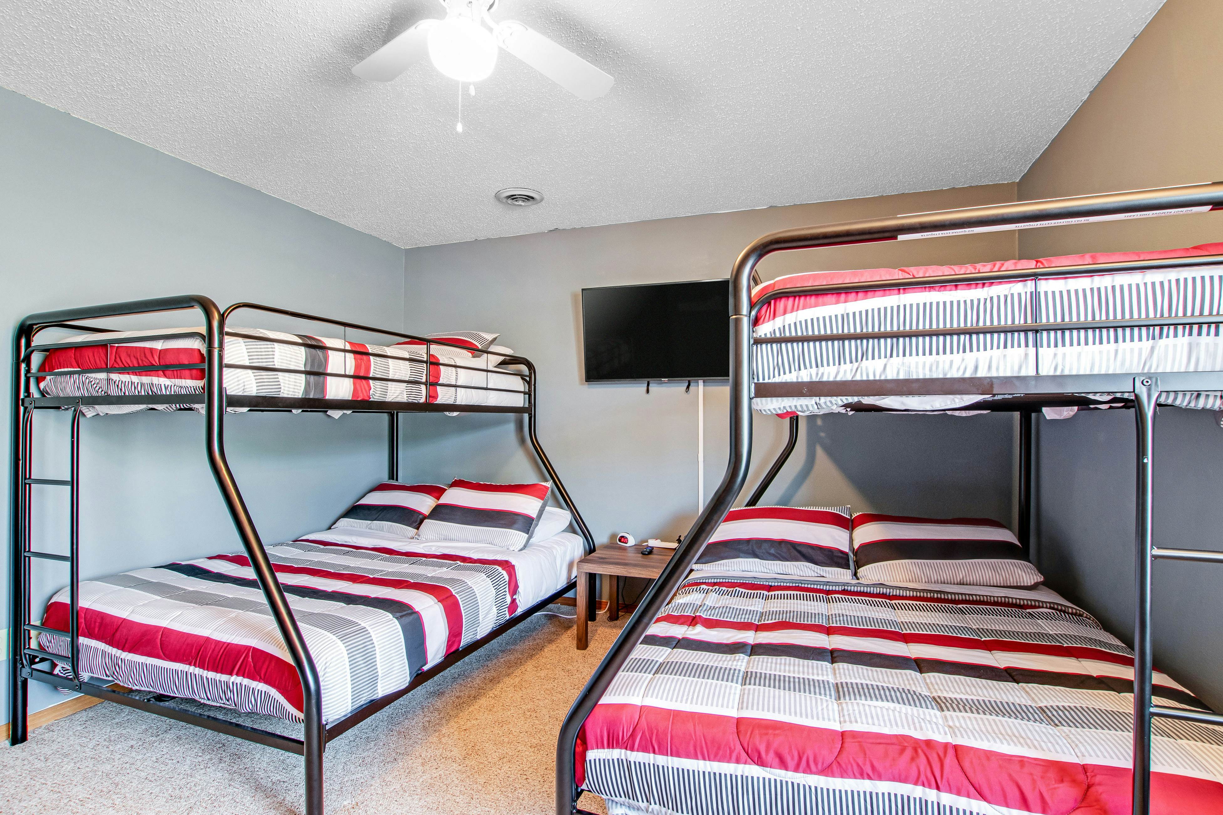 Lighthouse Cove Condo Resort 217 - Lakeside Memories