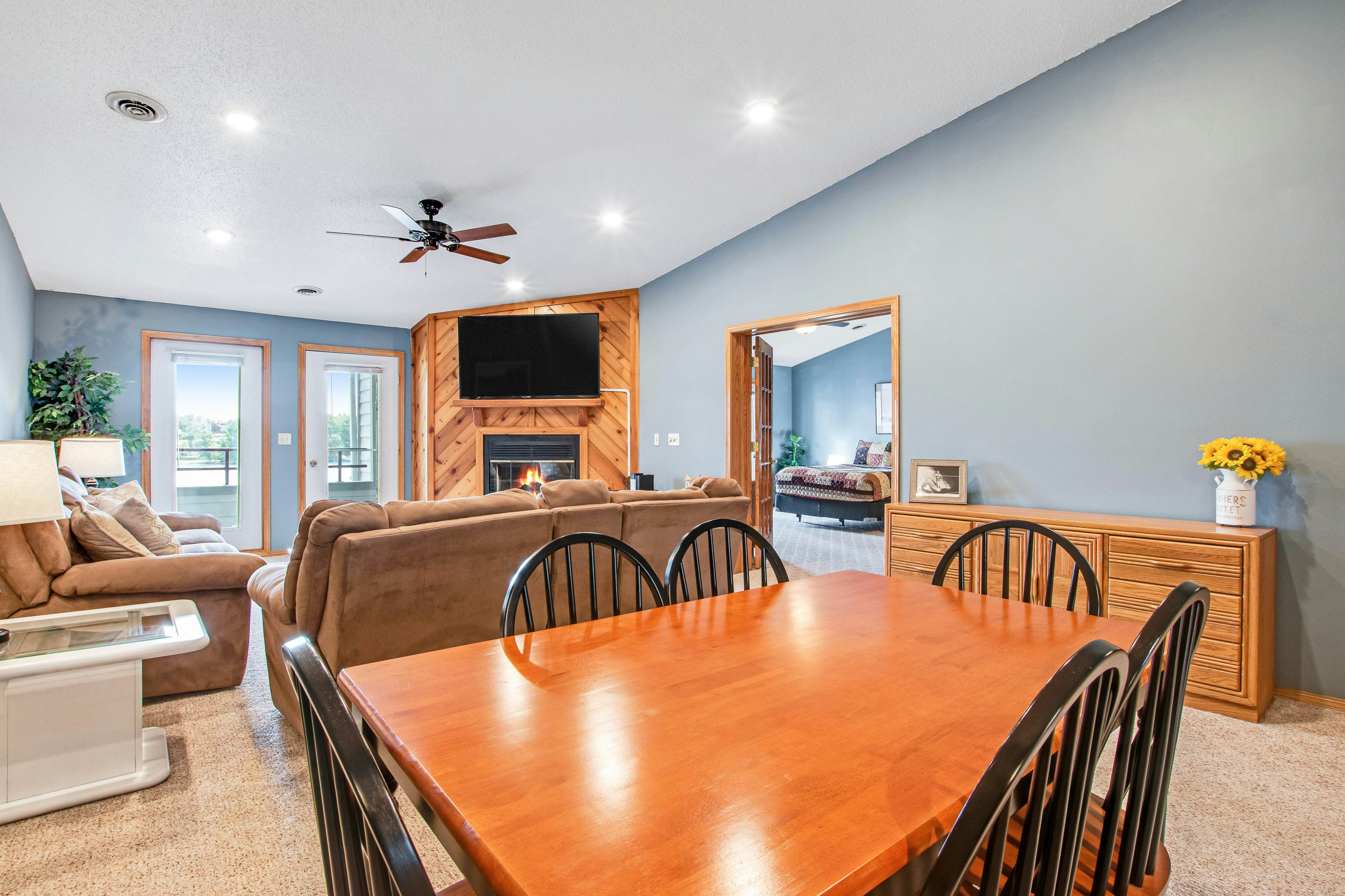 Lighthouse Cove Condo Resort 217 - Lakeside Memories