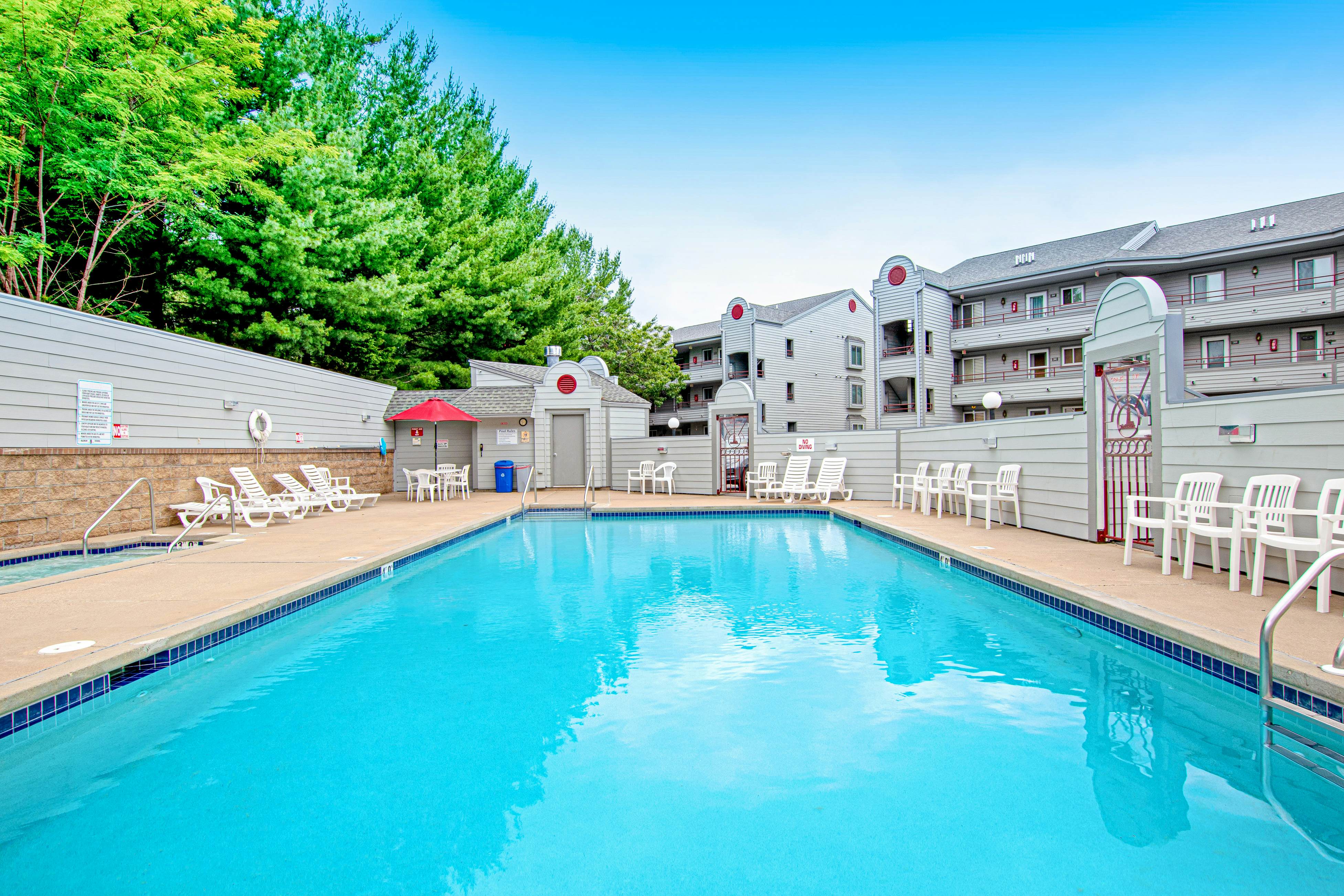 Lighthouse Cove Condo Resort 217 - Lakeside Memories