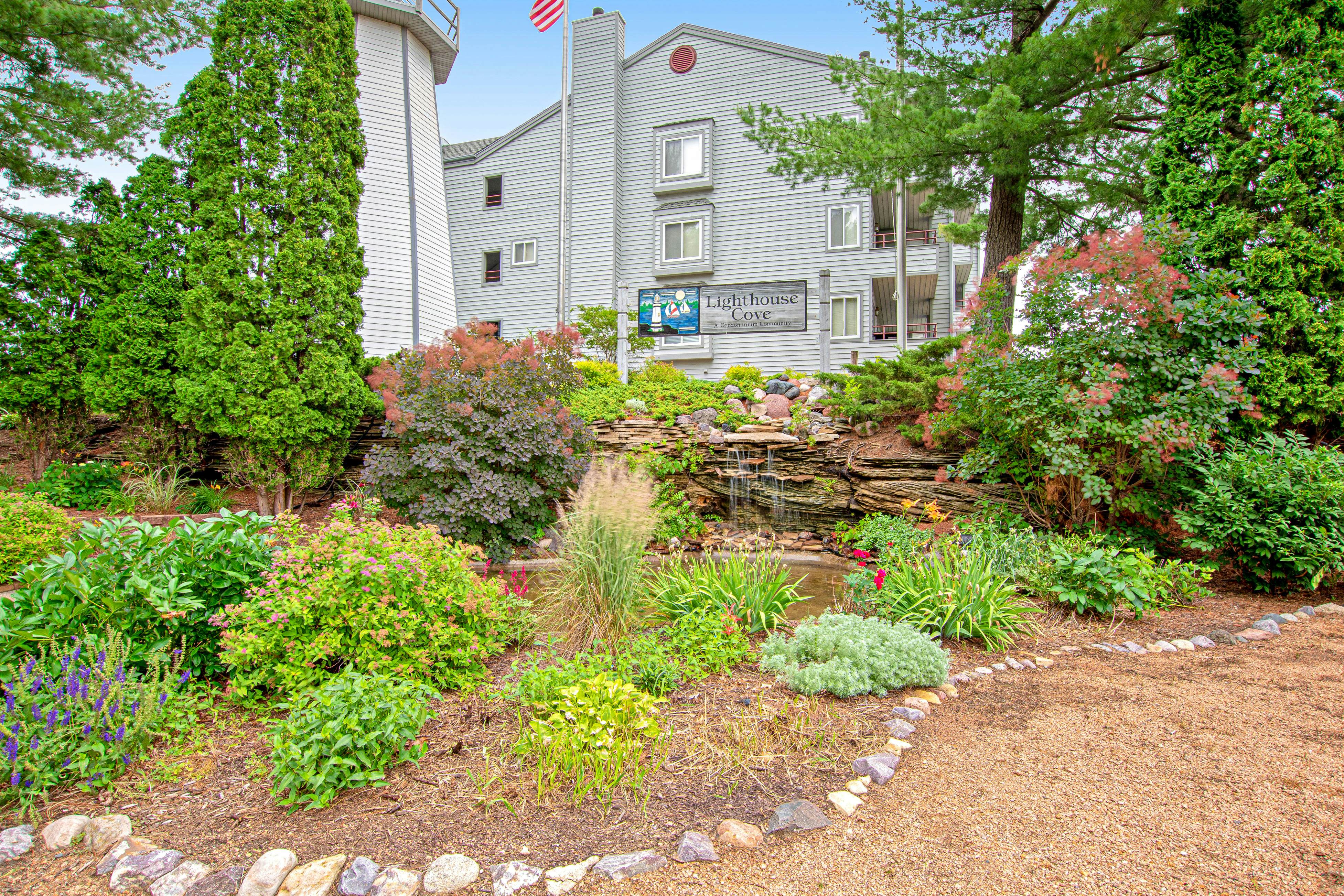 Lighthouse Cove Condo Resort 217 - Lakeside Memories