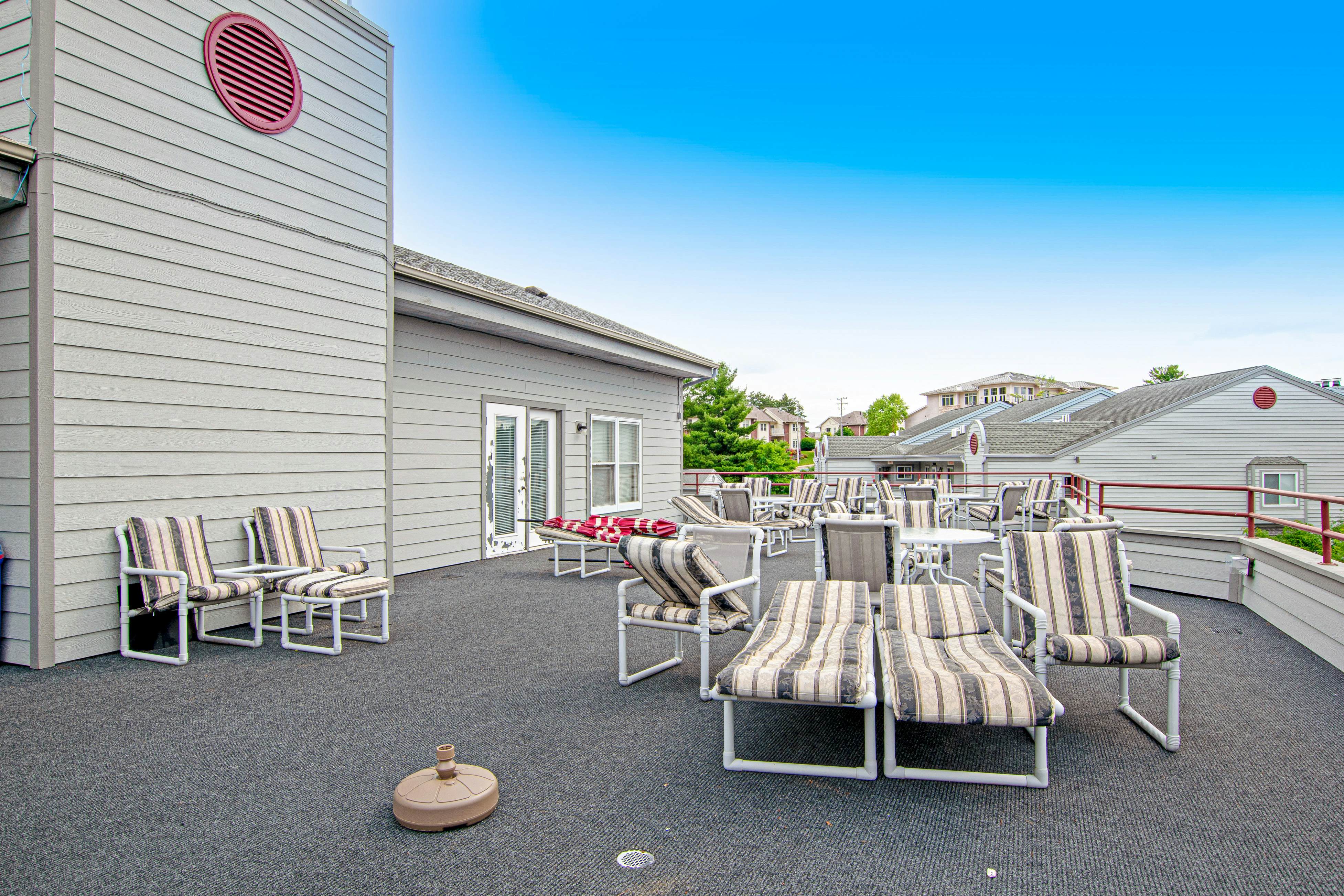 Lighthouse Cove Condo Resort 217 - Lakeside Memories