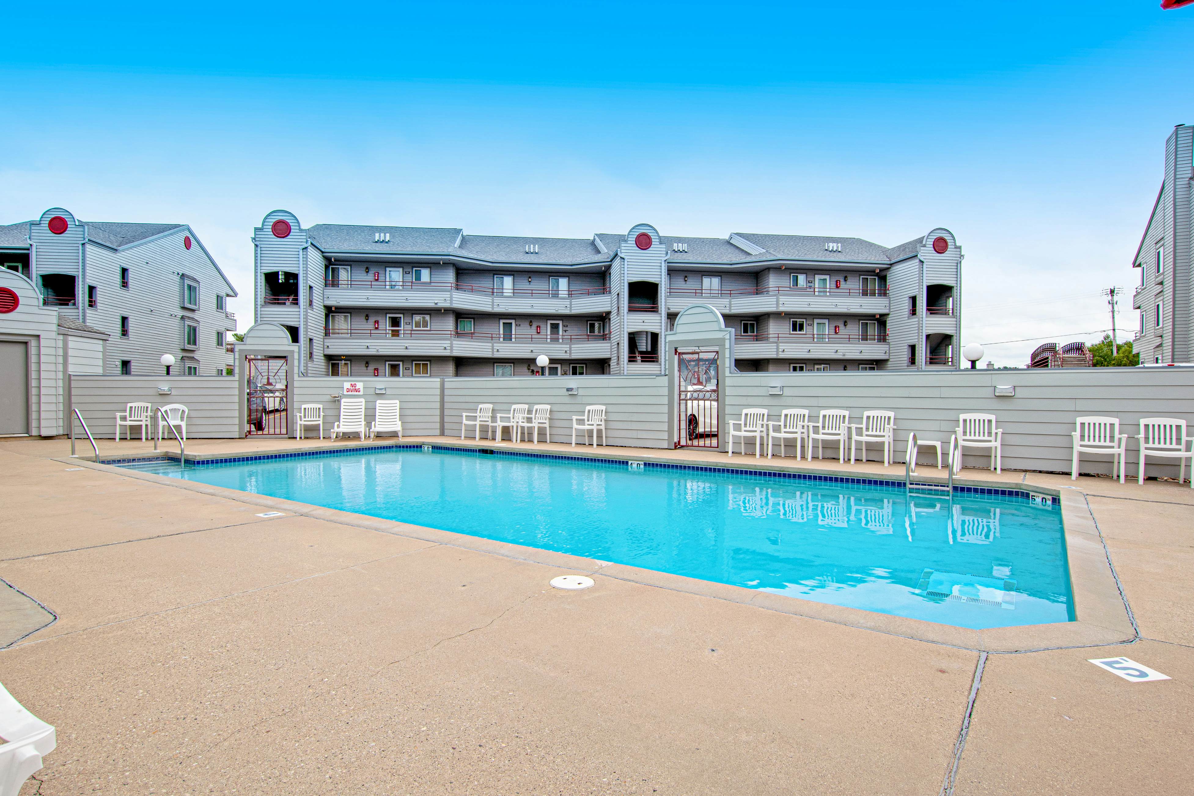 Lighthouse Cove Condo Resort 217 - Lakeside Memories