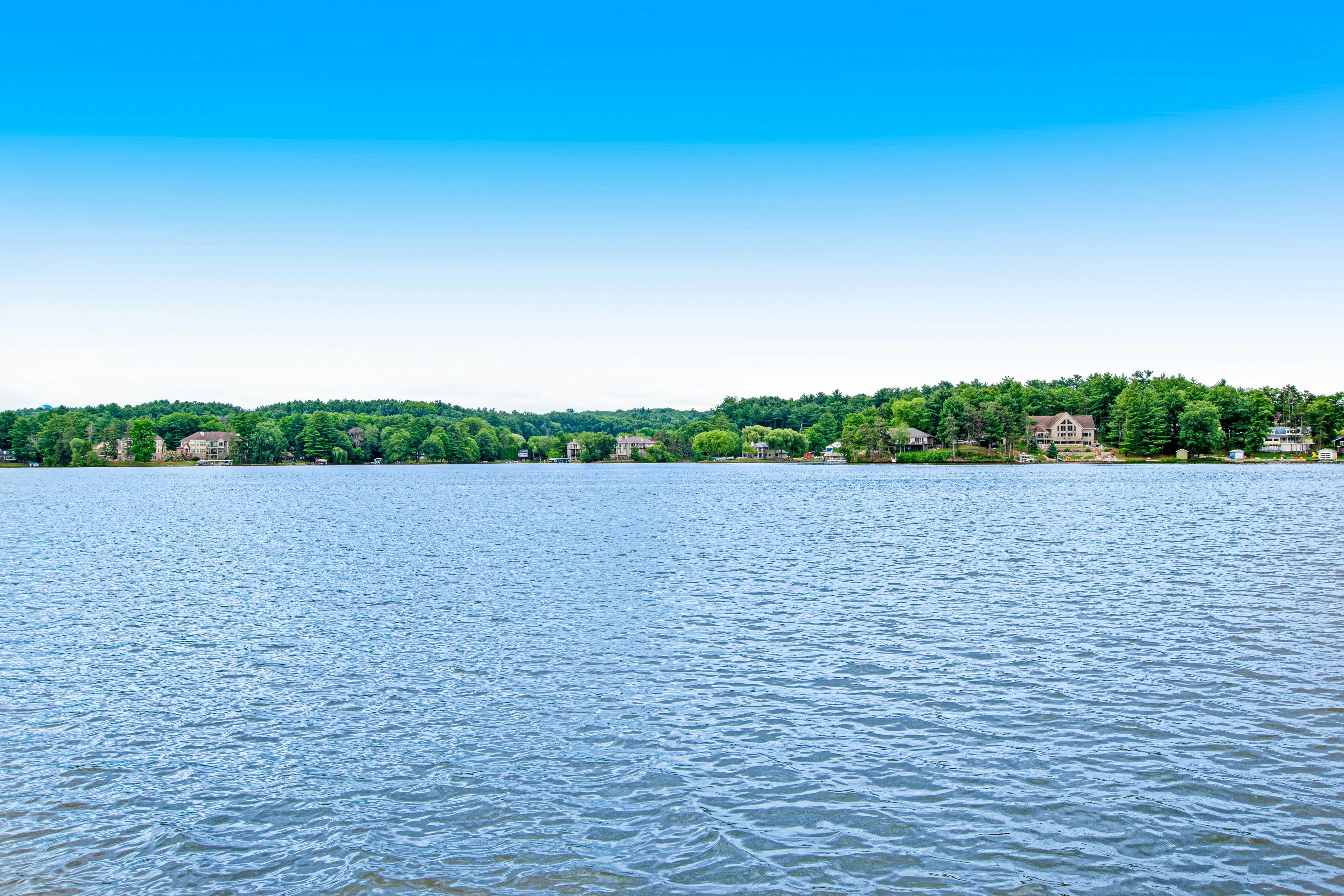 Lighthouse Cove Condo Resort 217 - Lakeside Memories