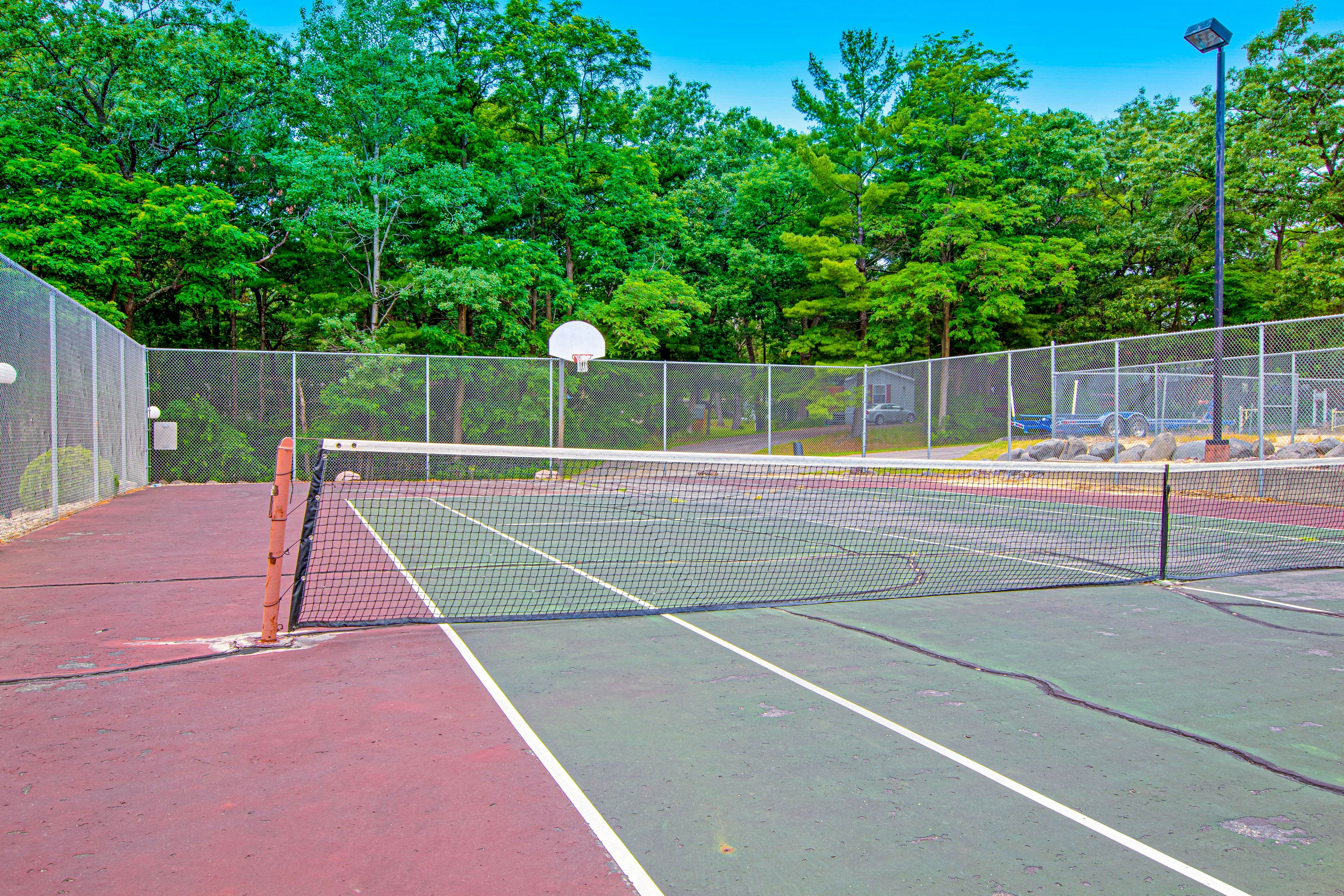 Lighthouse Cove Condo Resort 217 - Lakeside Memories