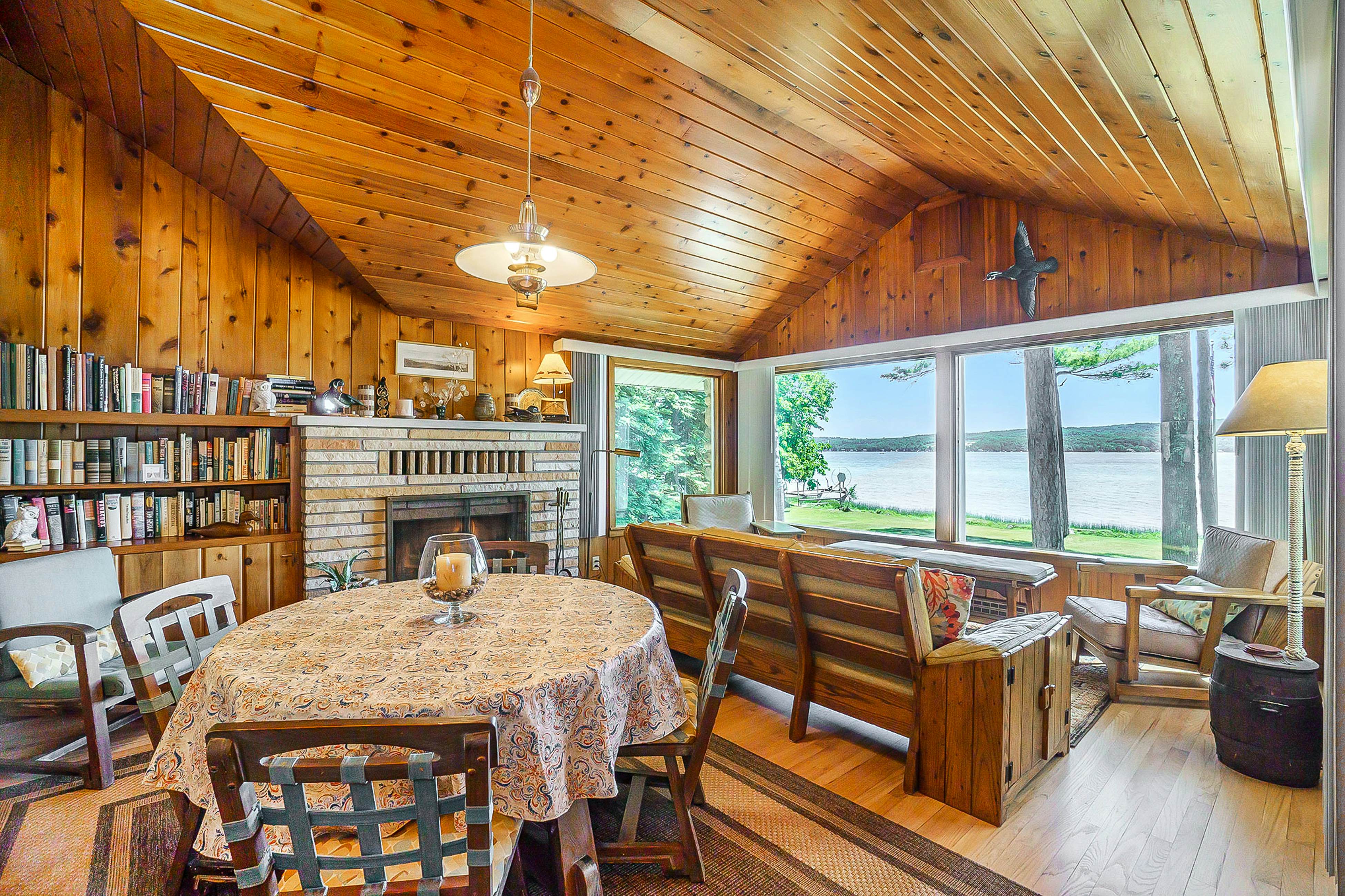 Serenity 3 BD Honor, MI Vacation Rental Vacasa