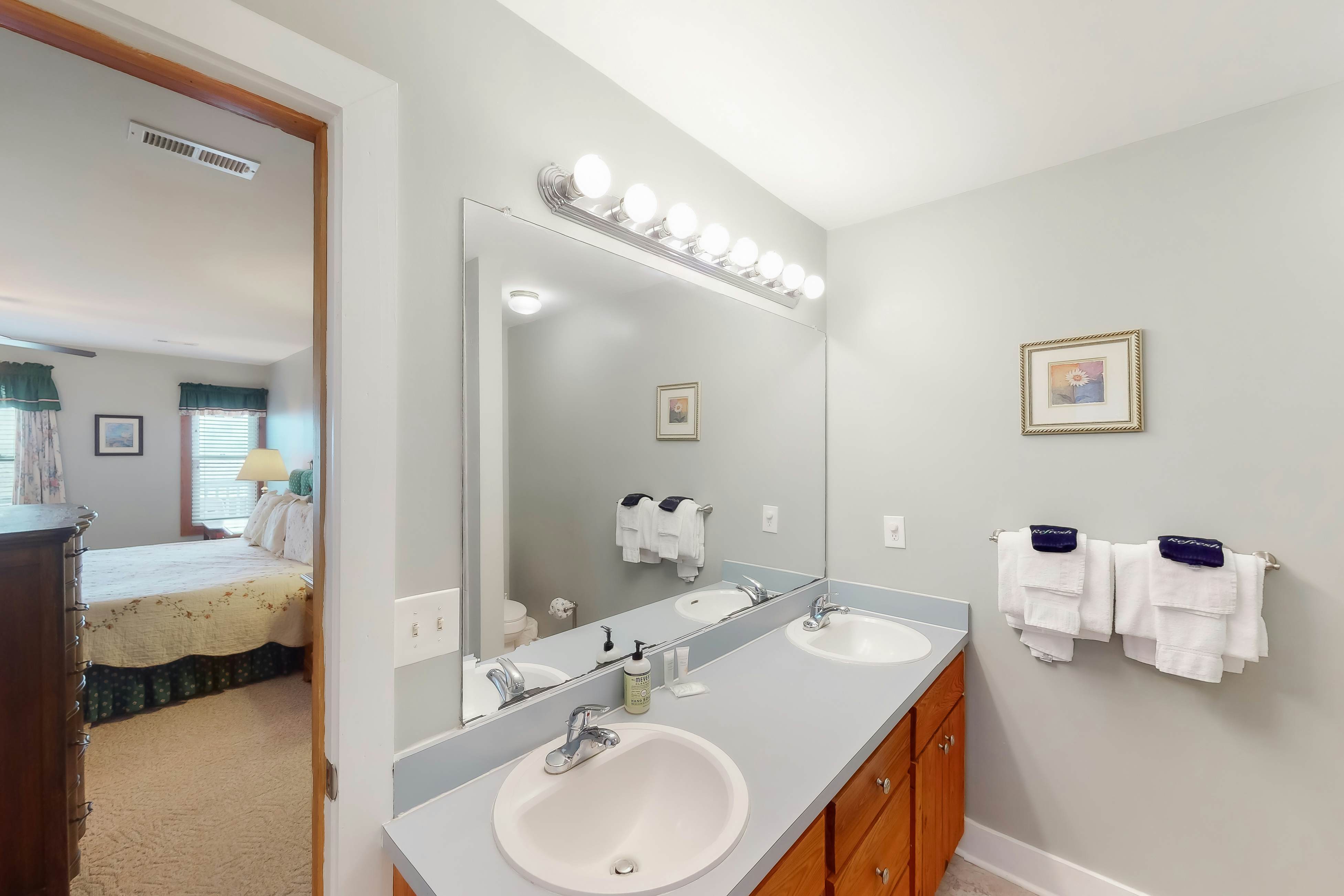 Sunset On The Sound - B Side