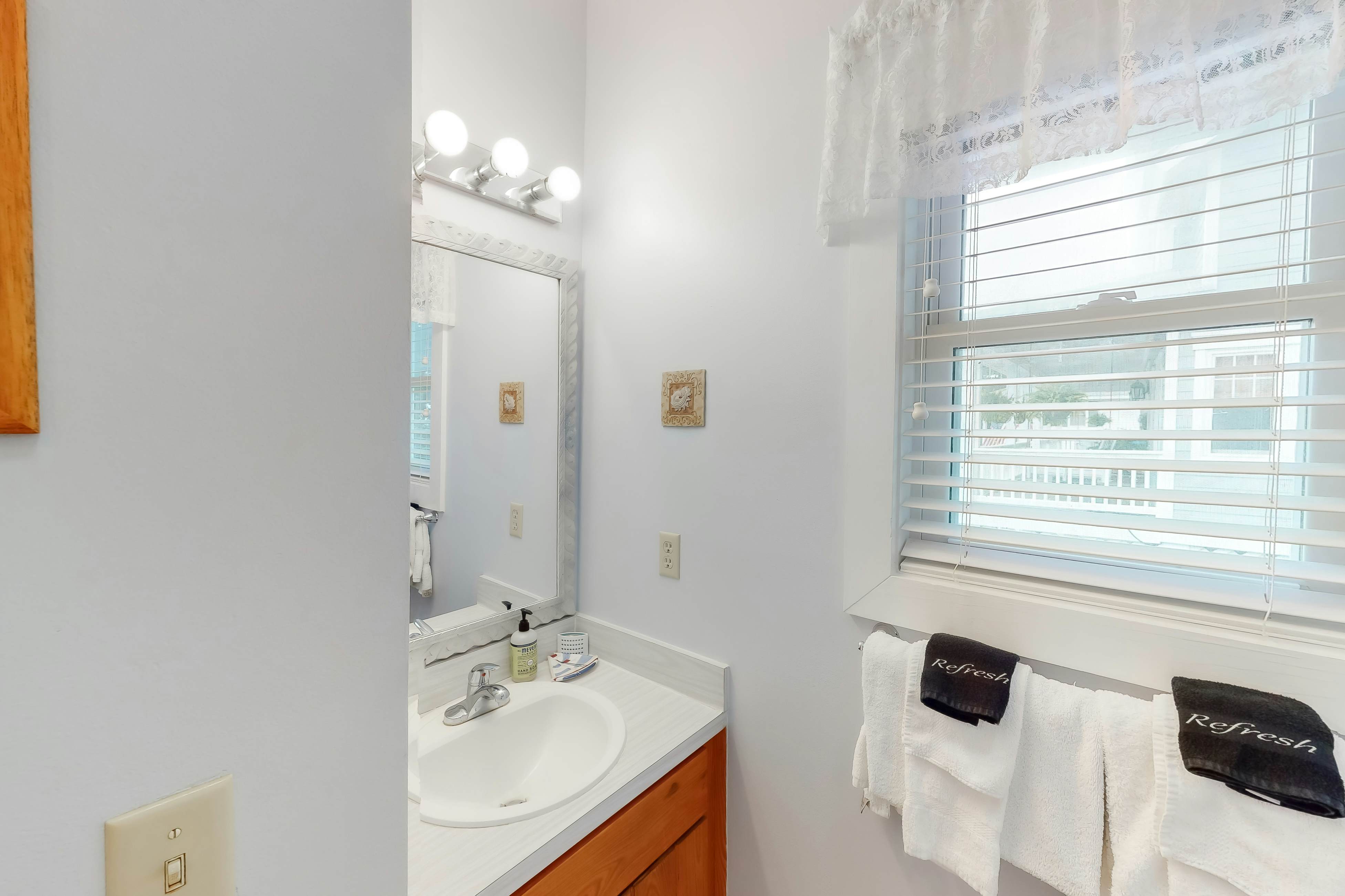 Sunset On The Sound - B Side