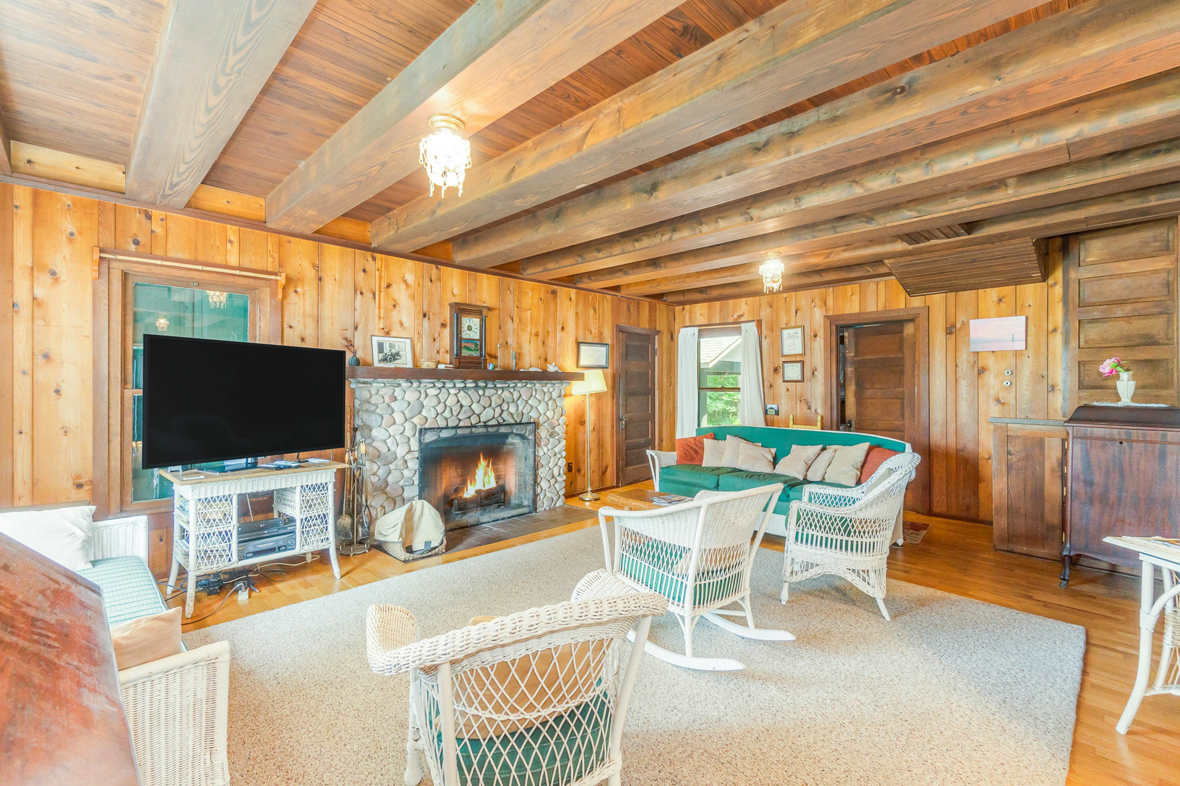 Crystal Lake, MI Vacation Rentals, Cabins Vacasa