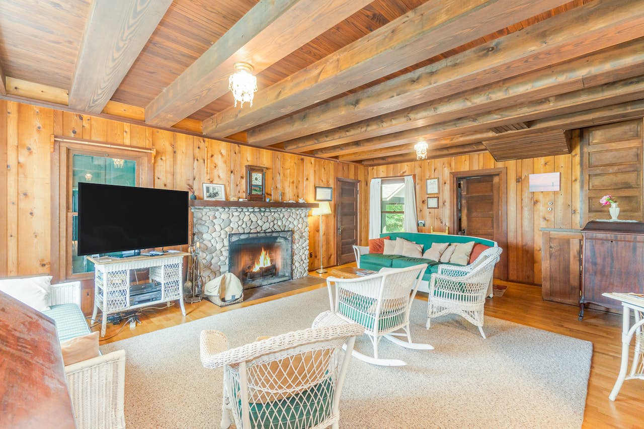 Northern Pines 5 BD Frankfort, MI Vacation Rental Vacasa