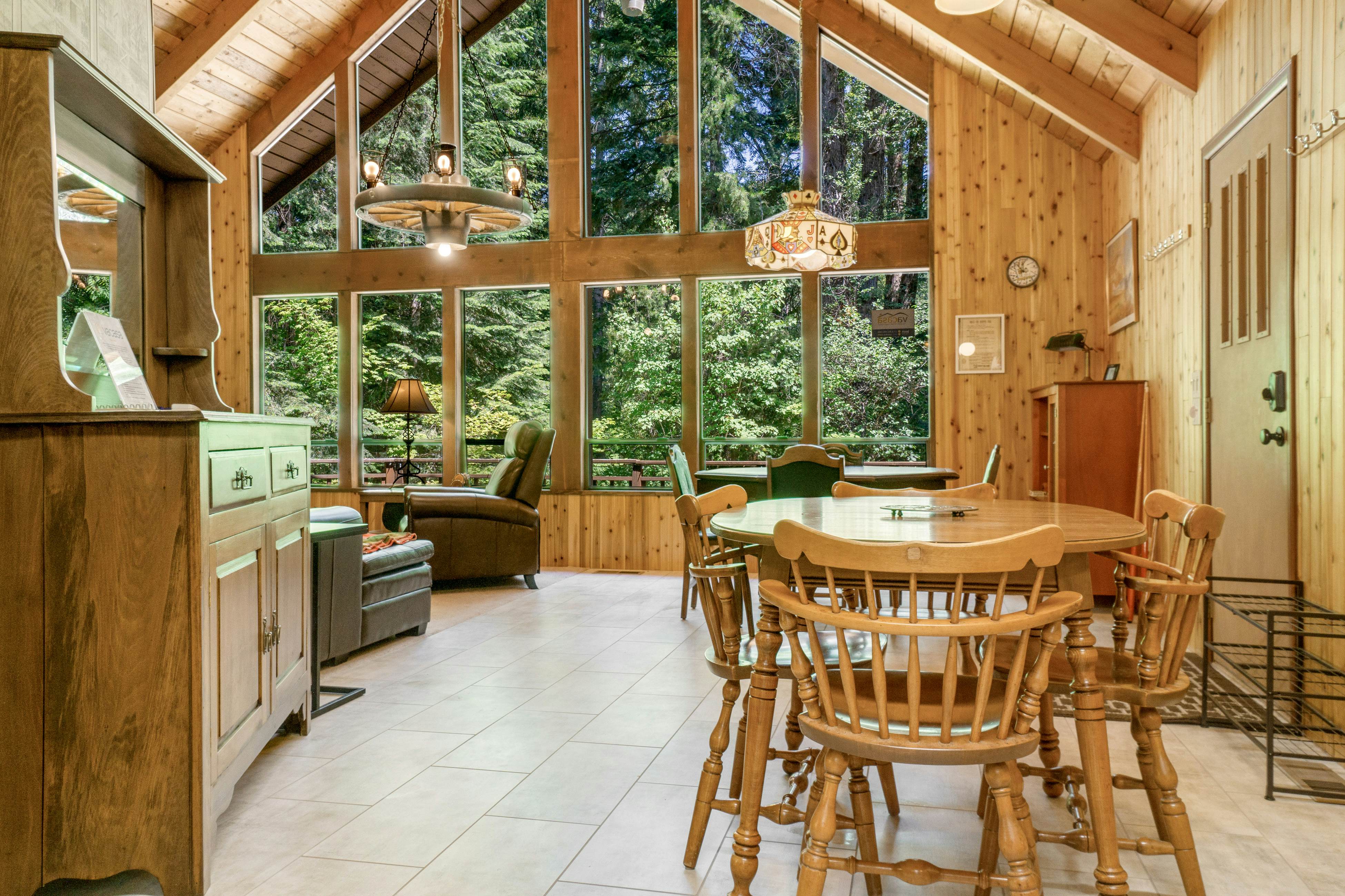 Yakima Riverfront Cabin 1 BD Cle Elum, WA Vacation Rental Vacasa