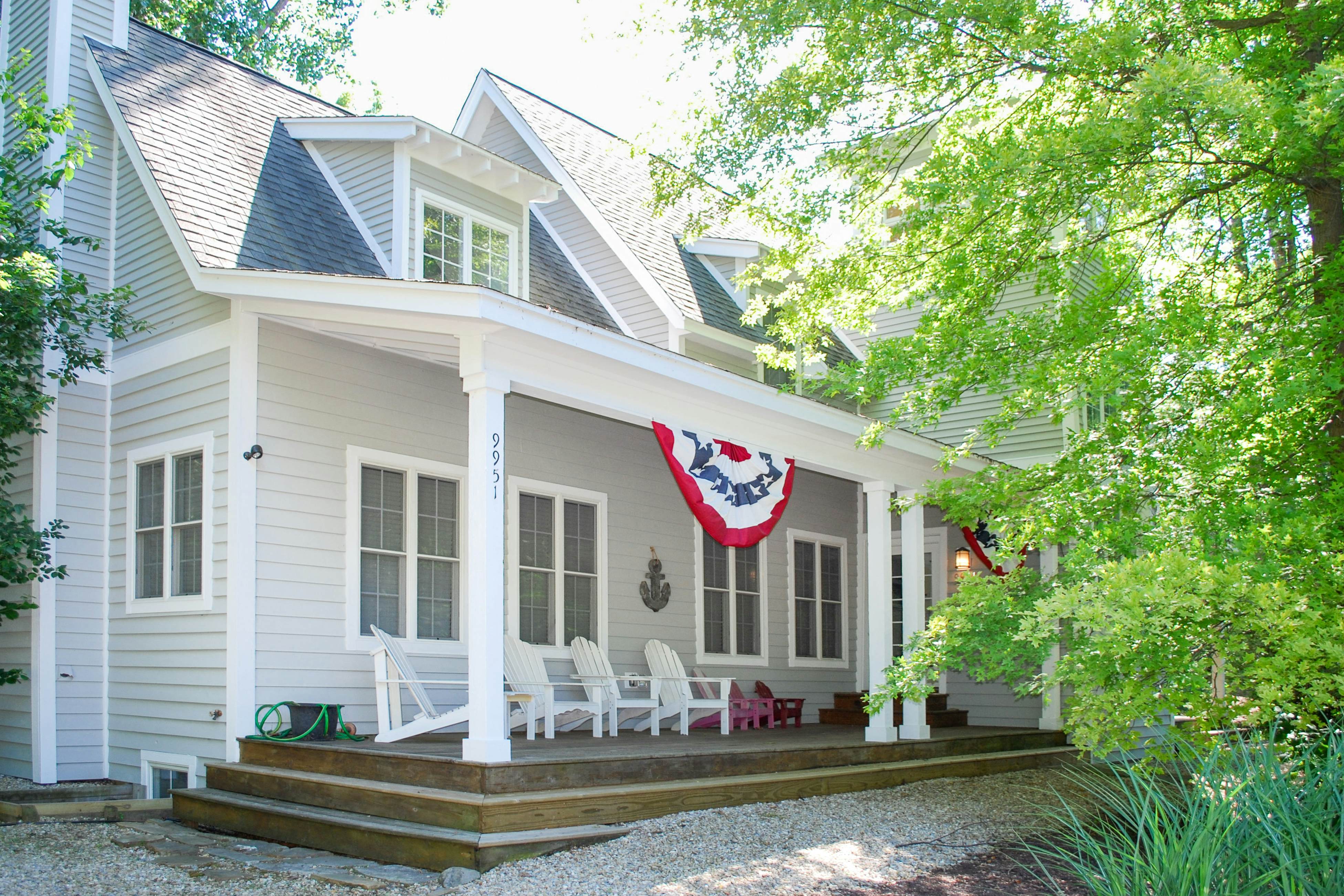The Lighthouse in Lakeshore Cottages