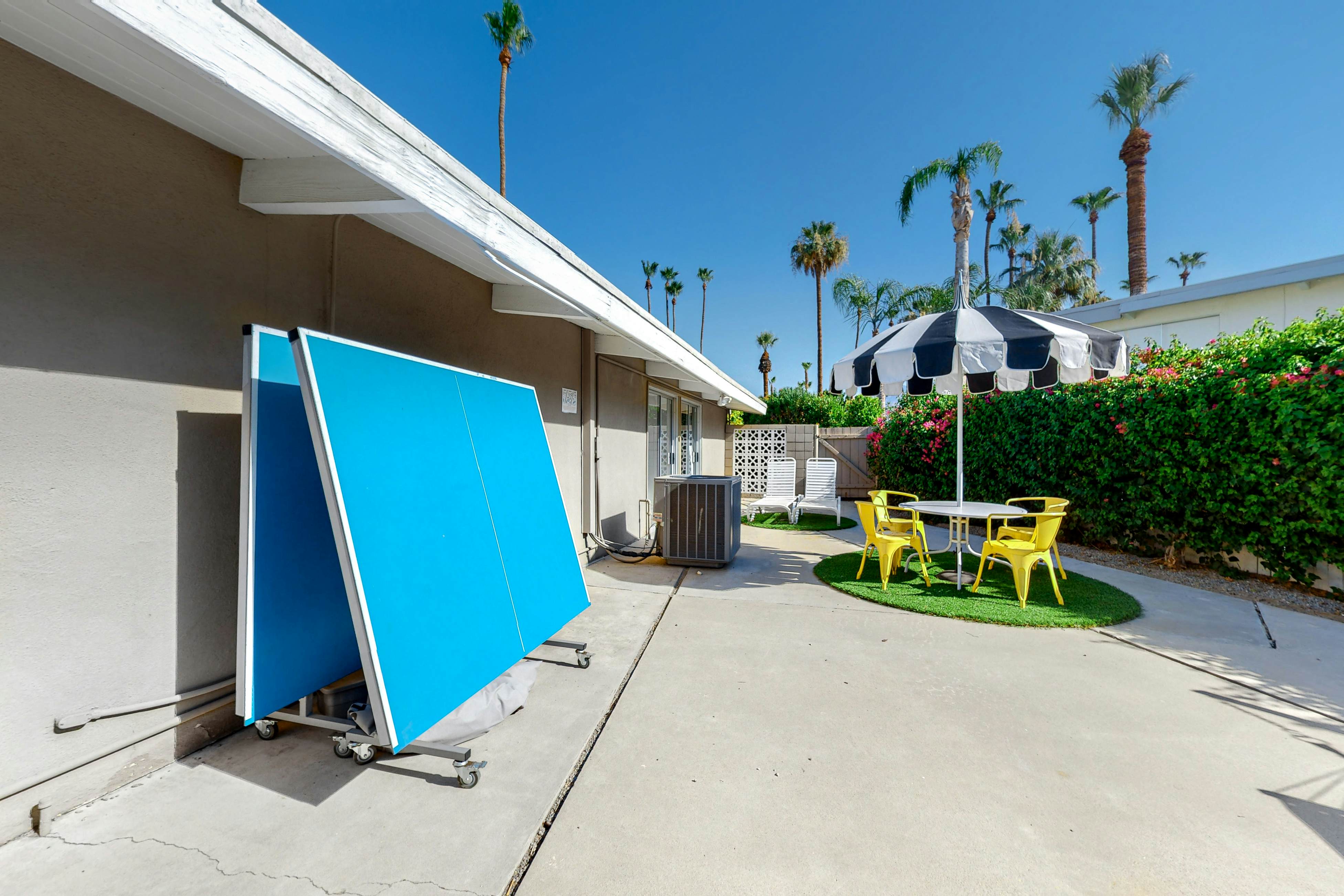 The Arrow of Twin Palms - Midcentury Alexander - 3505