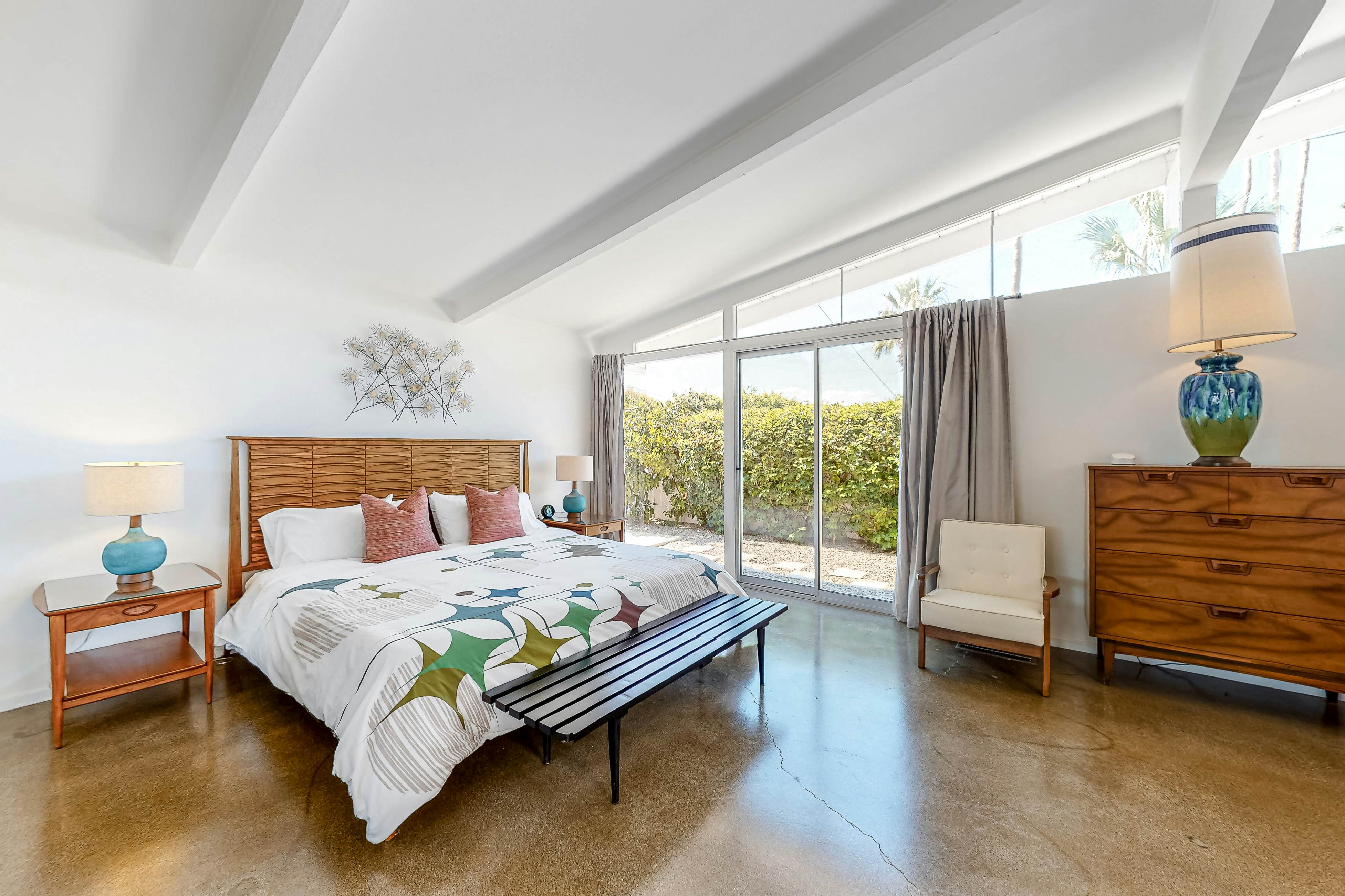 The Arrow of Twin Palms - Midcentury Alexander - 3505