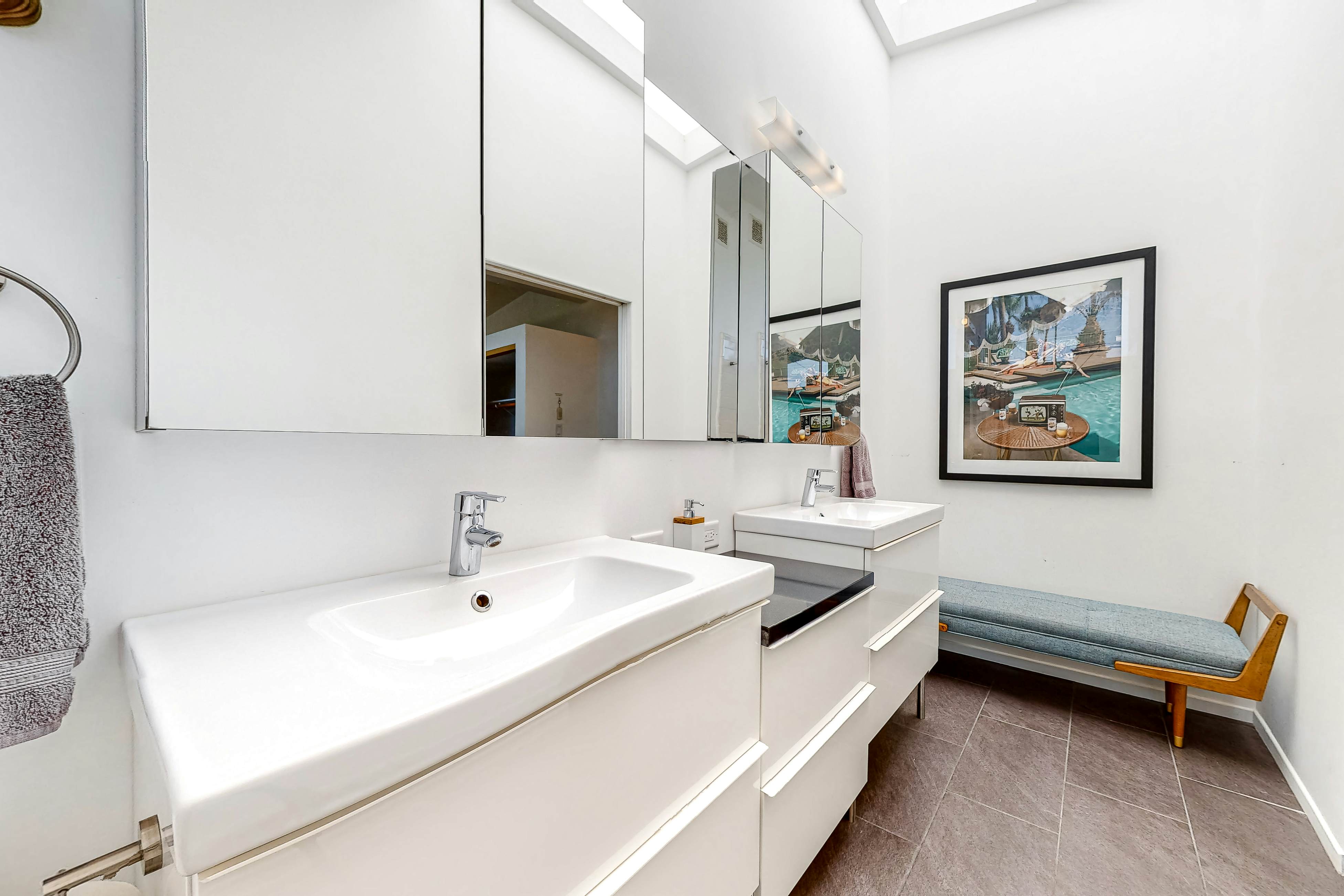 The Arrow of Twin Palms - Midcentury Alexander - 3505