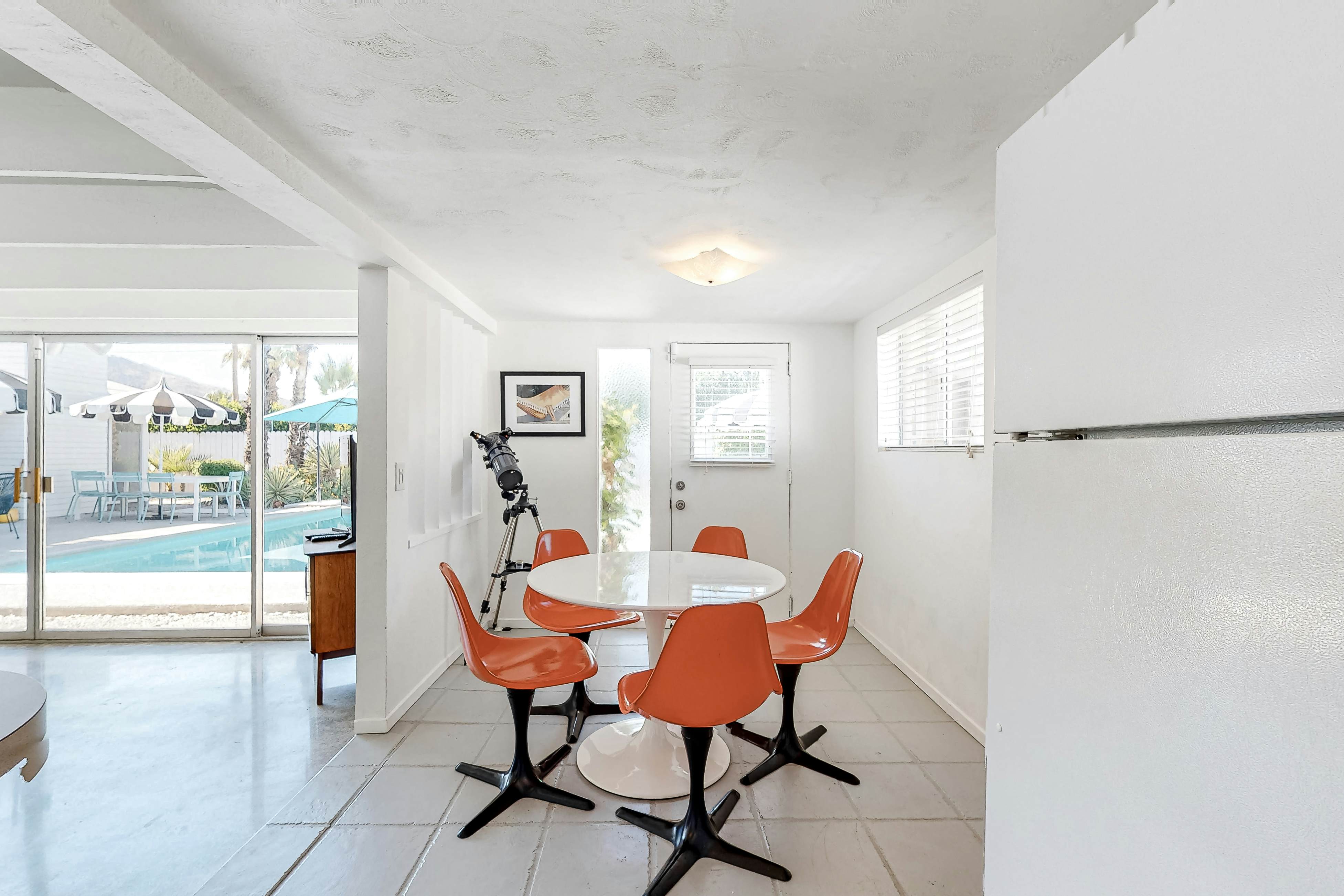 The Arrow of Twin Palms - Midcentury Alexander - 3505