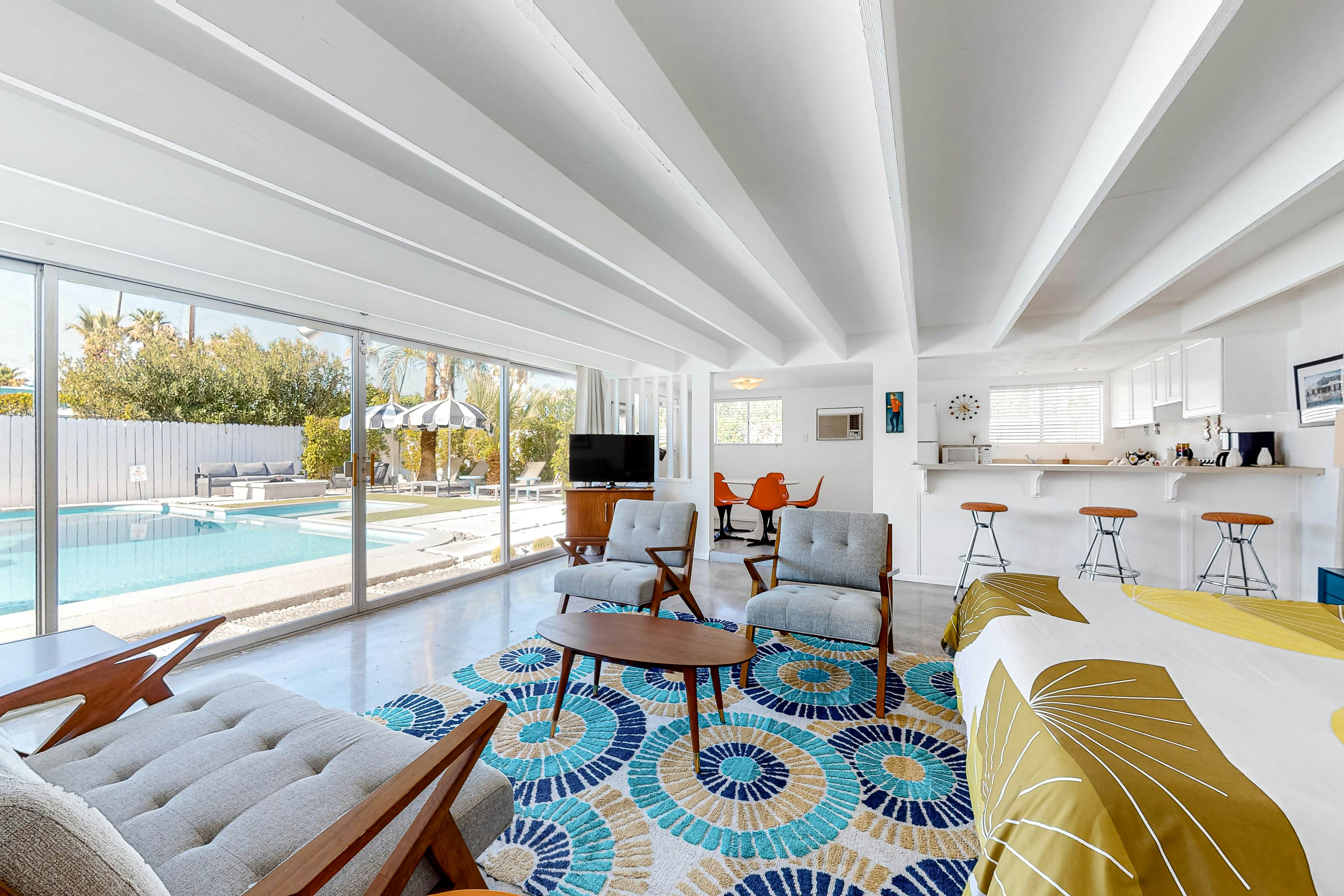 The Arrow of Twin Palms - Midcentury Alexander - 3505