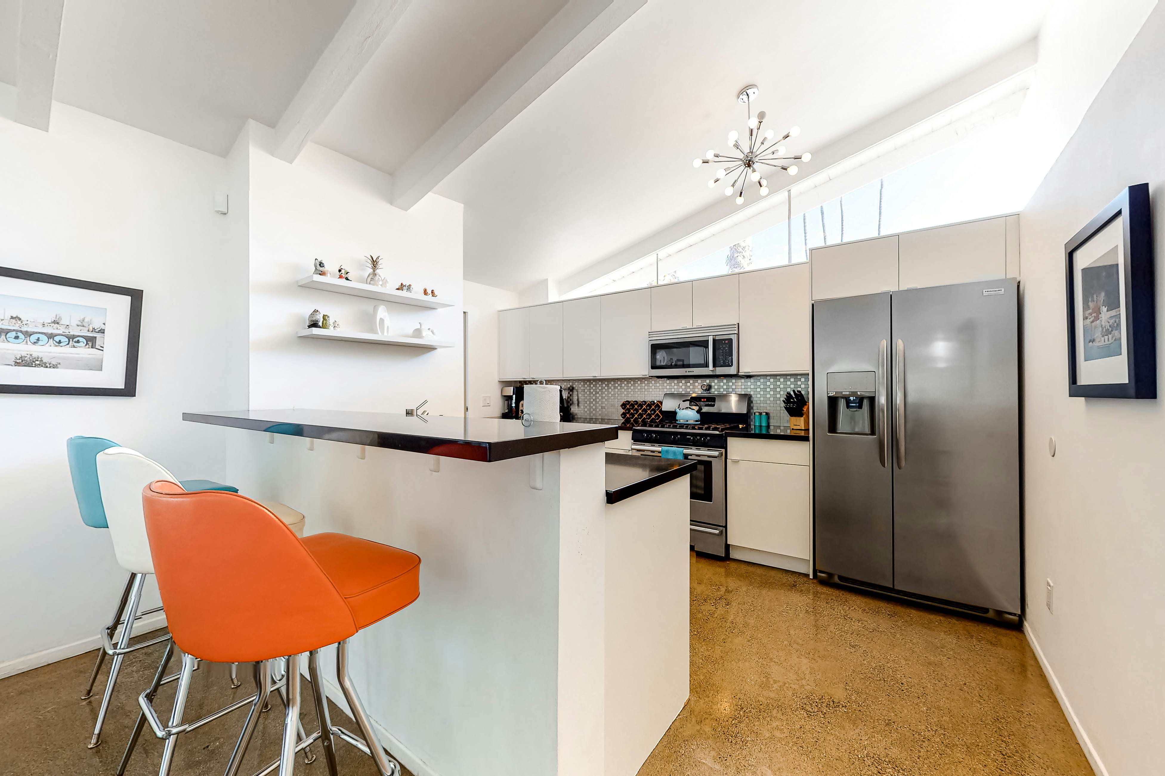 The Arrow of Twin Palms - Midcentury Alexander - 3505