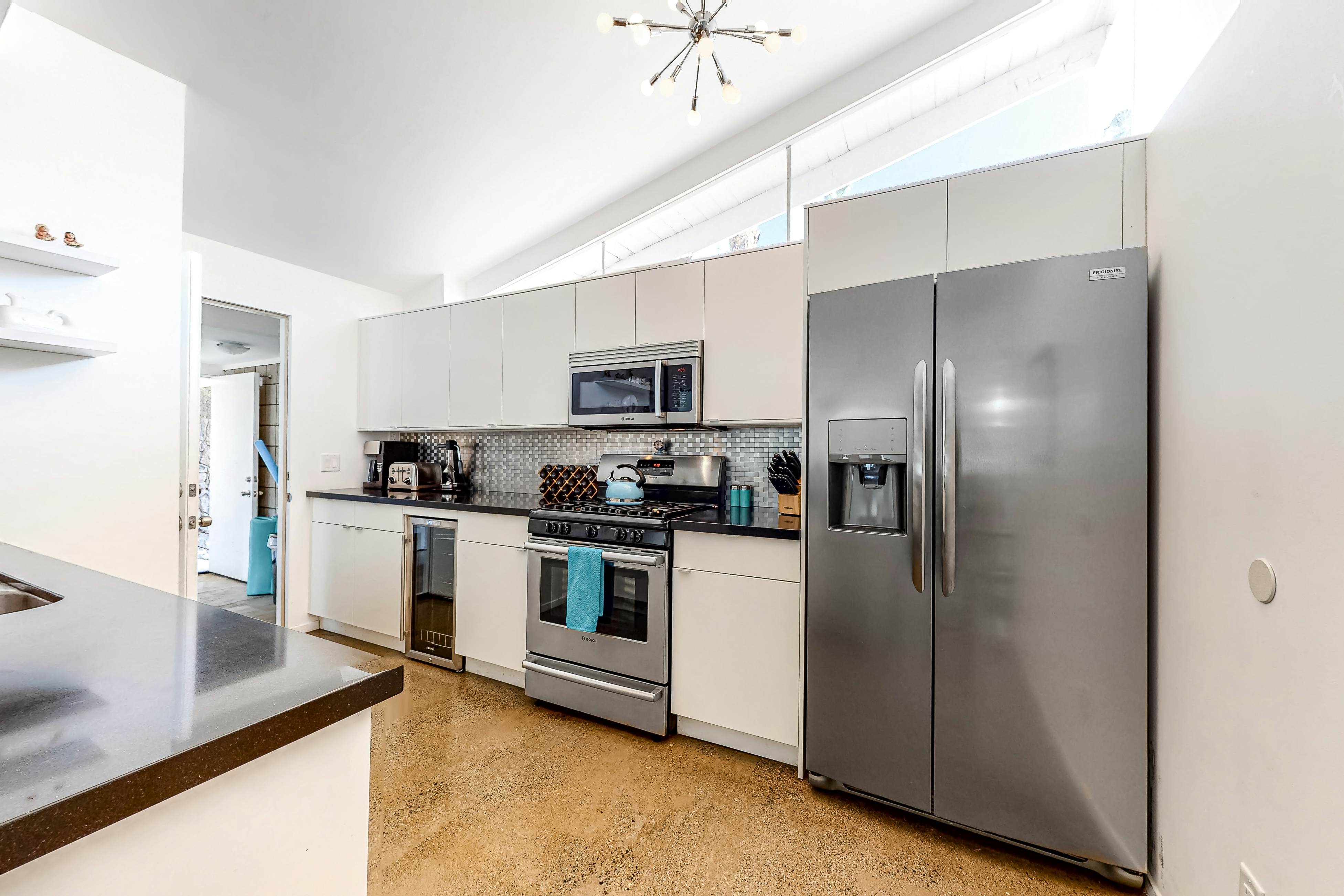 The Arrow of Twin Palms - Midcentury Alexander - 3505