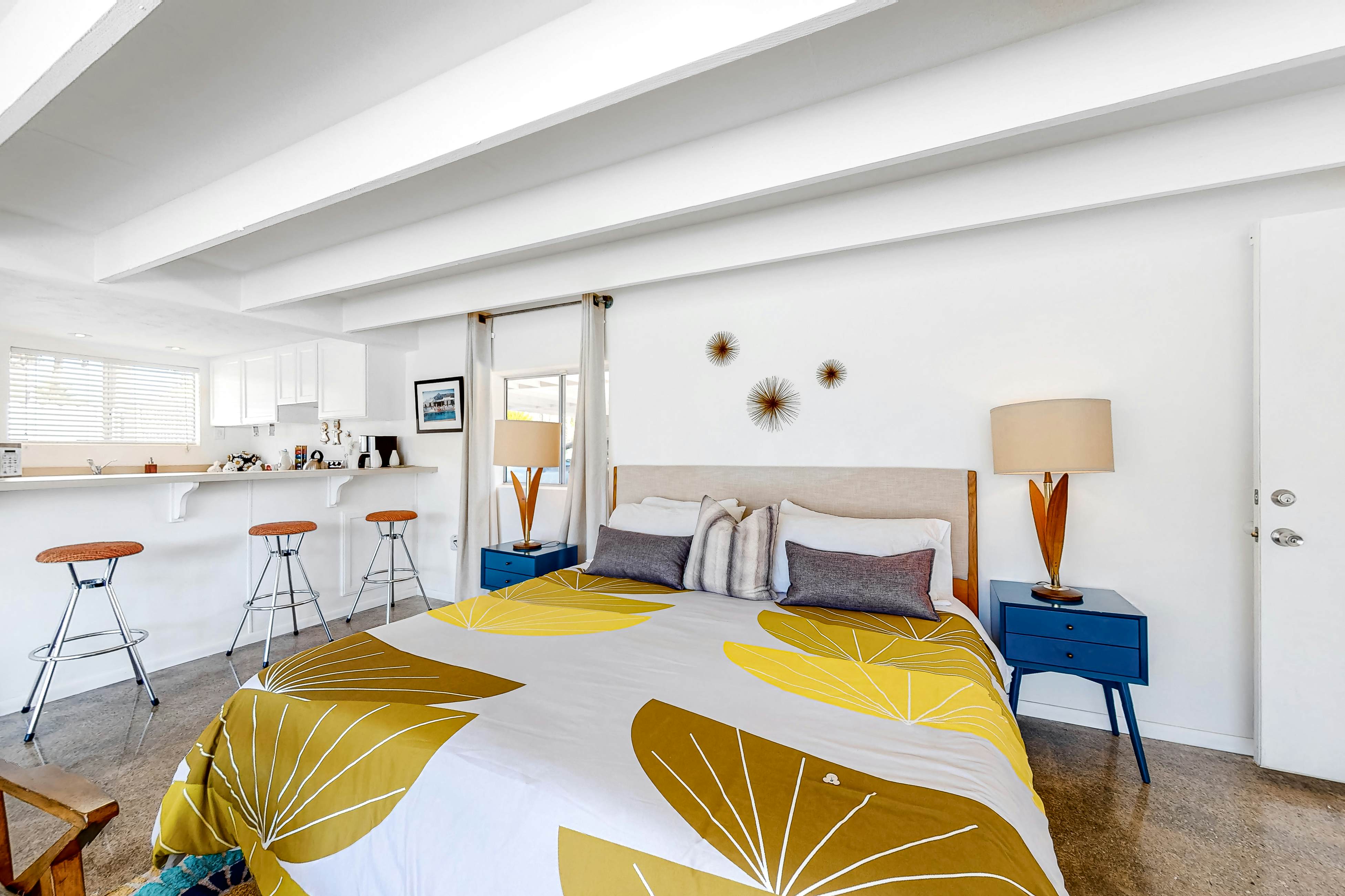 The Arrow of Twin Palms - Midcentury Alexander - 3505