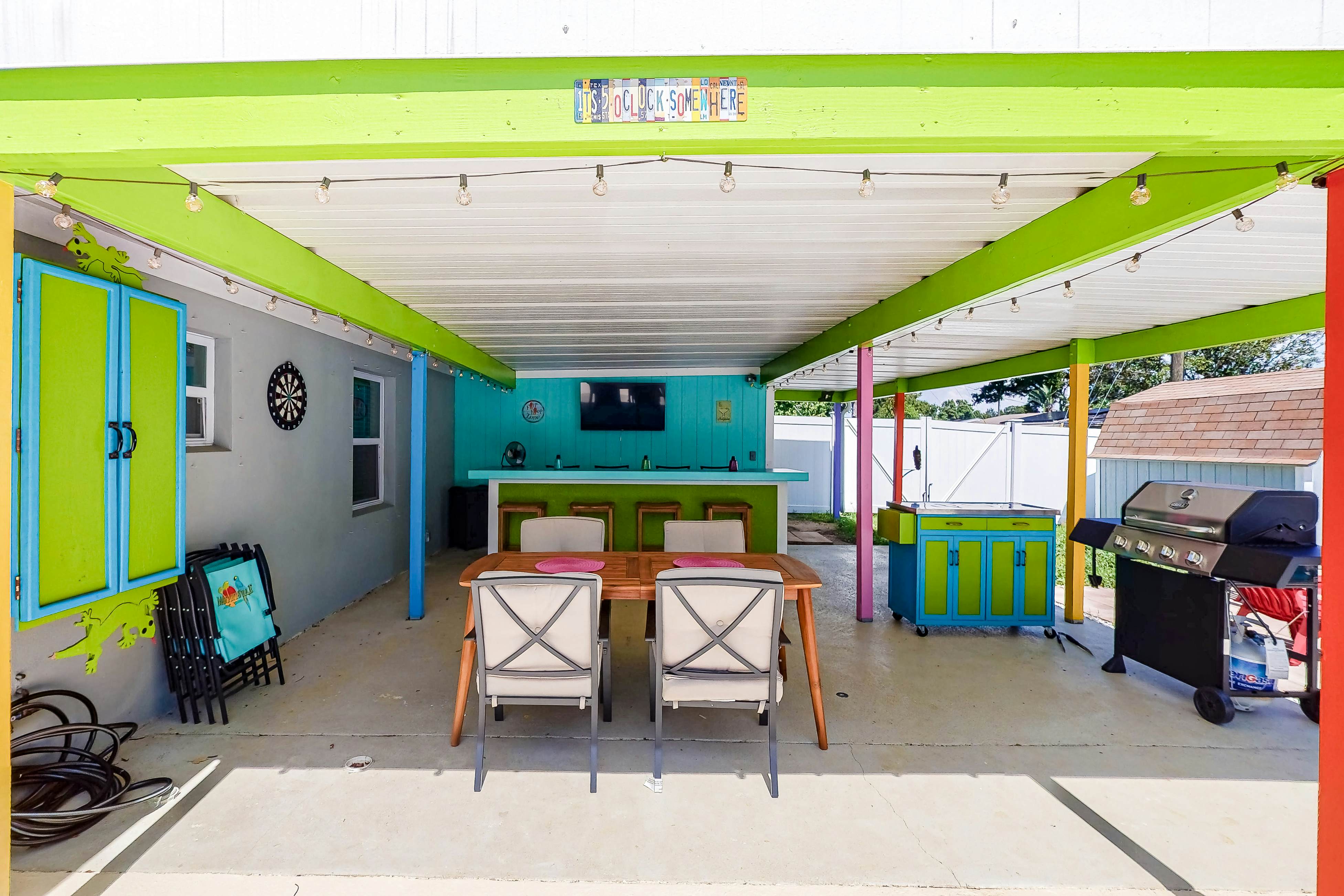 Pinellas Park Cottage 3 BD Pinellas Park, FL Vacation Rental Vacasa