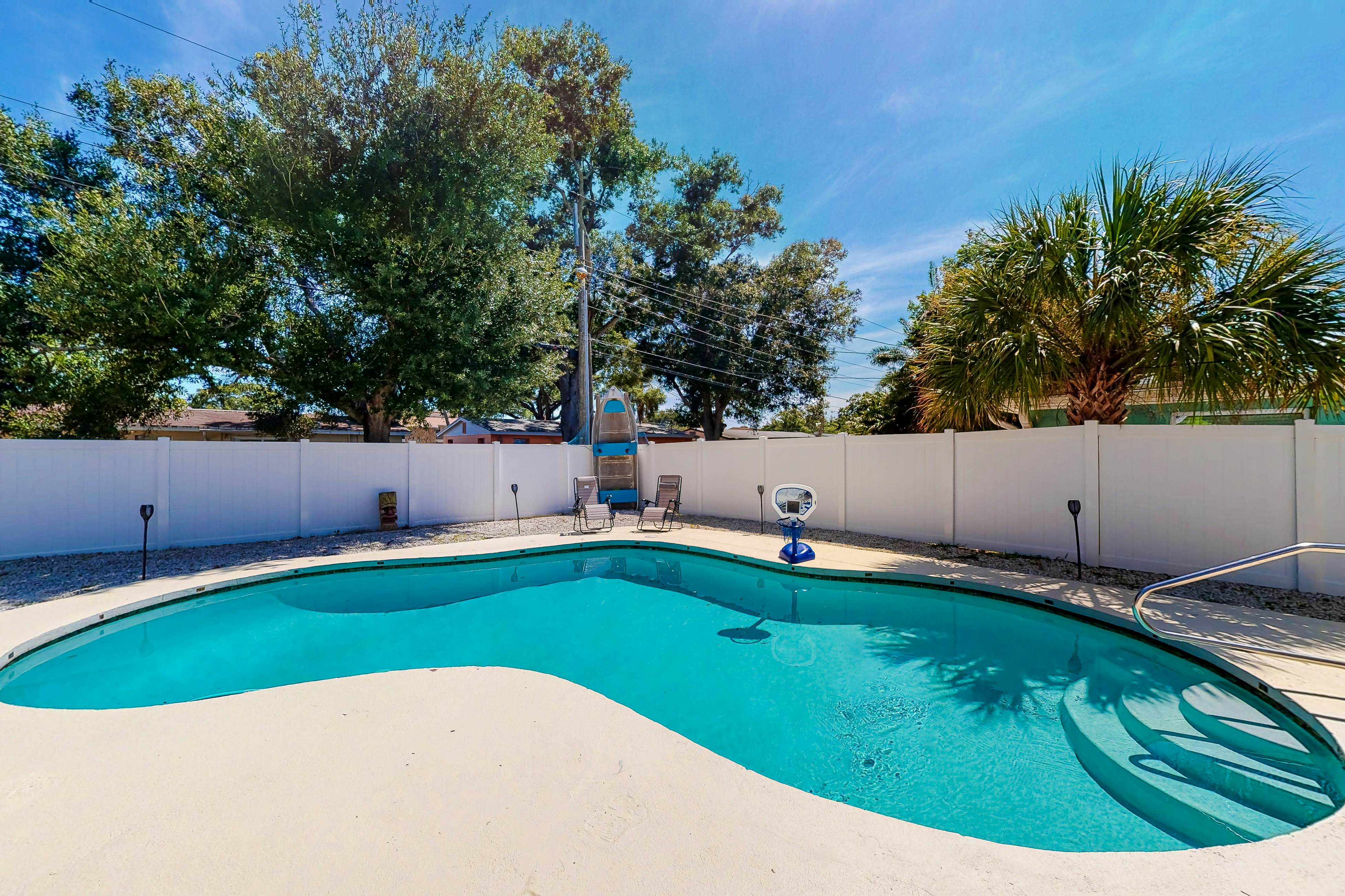 Pinellas Park Cottage 3 BD Pinellas Park, FL Vacation Rental Vacasa