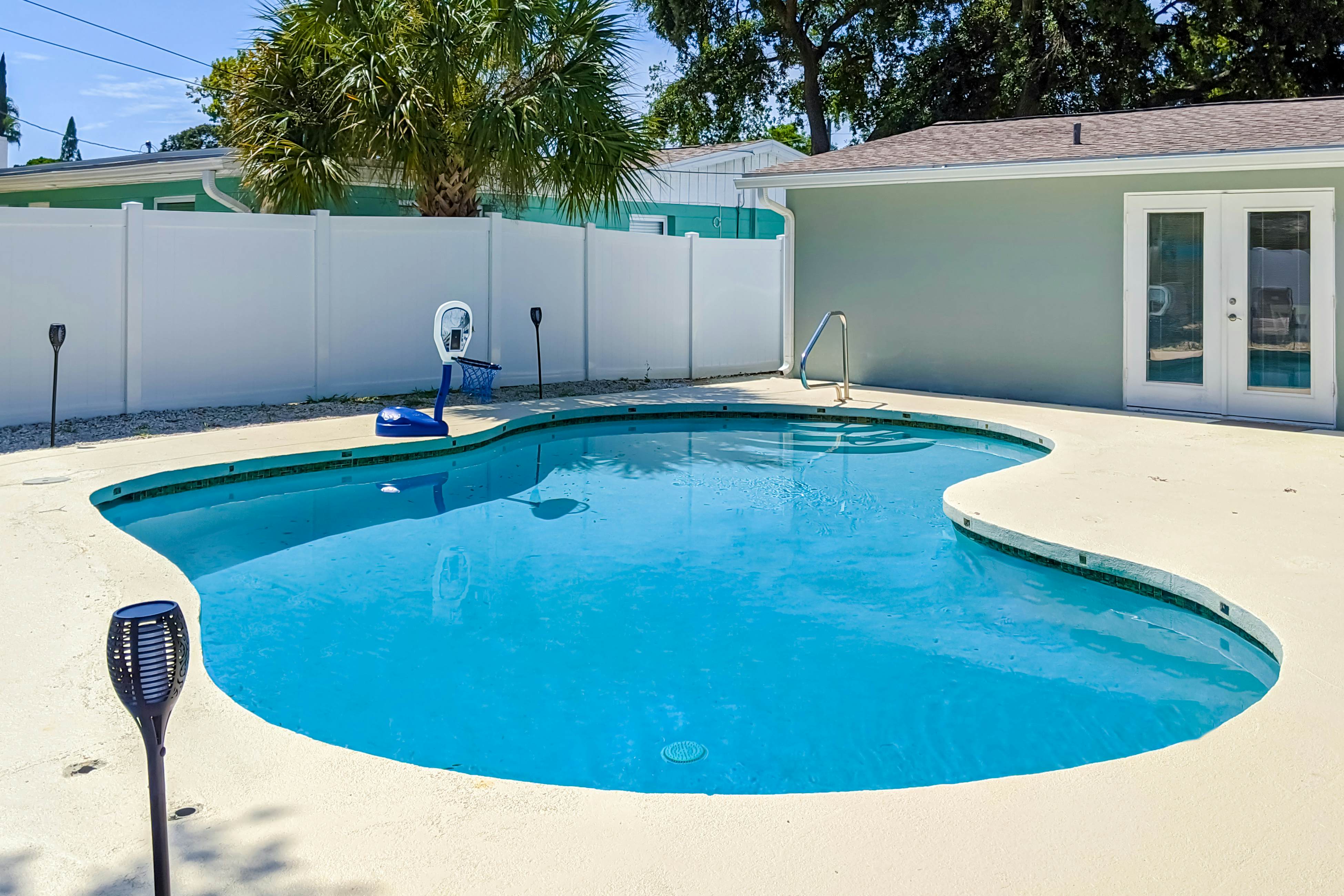 Pinellas Park Cottage 3 BD Pinellas Park, FL Vacation Rental Vacasa