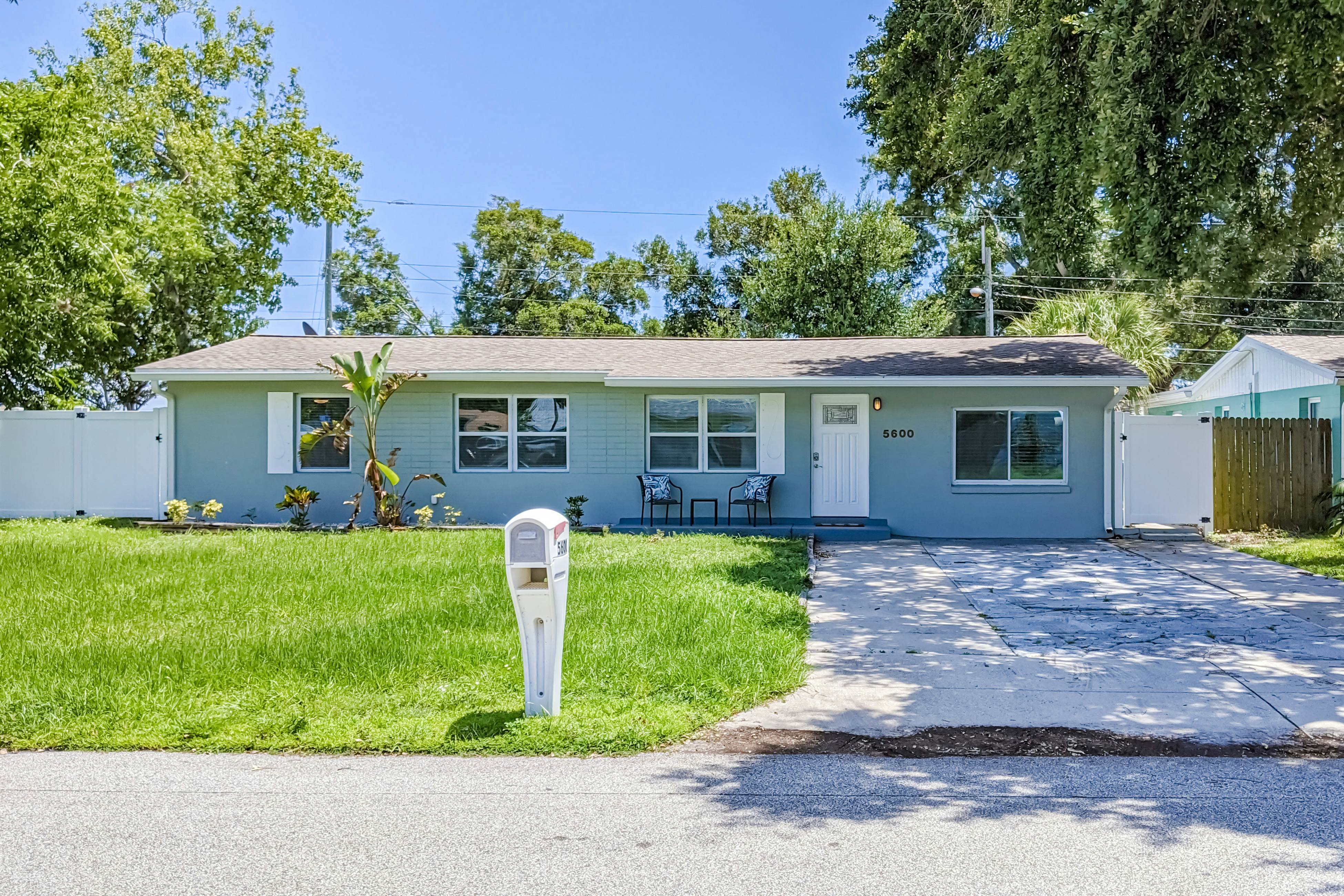 Pinellas Park Cottage 3 BD Pinellas Park, FL Vacation Rental Vacasa