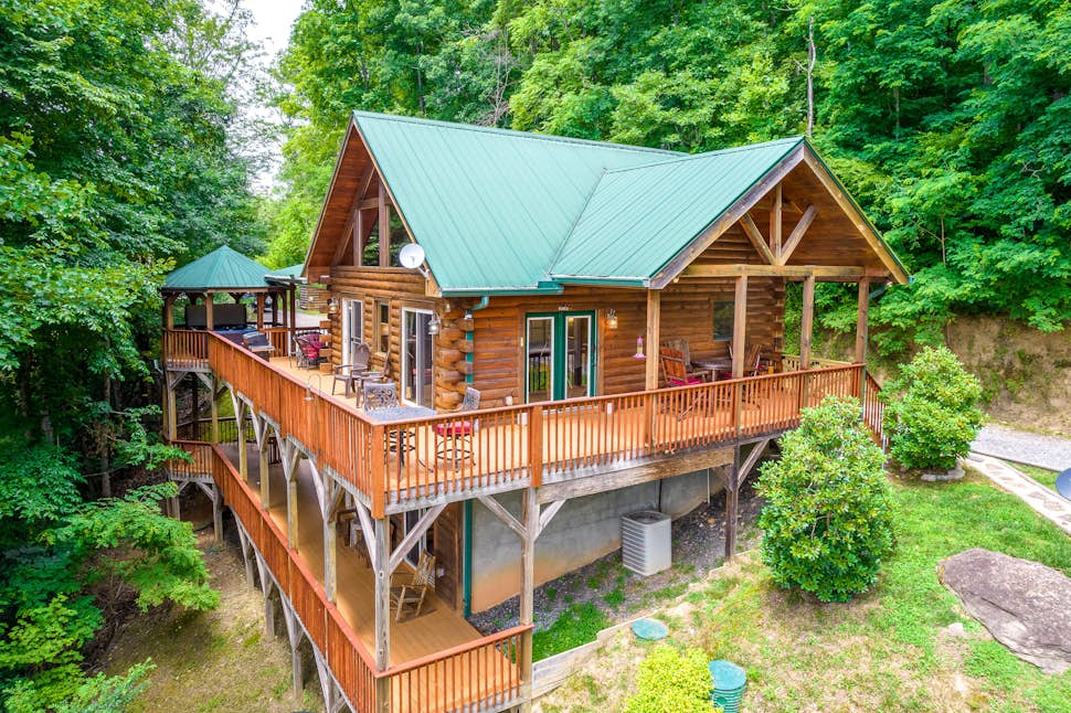 Acorn Lodge 4 BD Whittier, NC Vacation Rental Vacasa