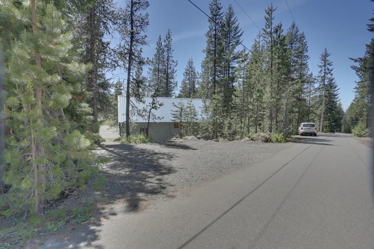 3Dogs Cabin 2 BD Vacation Rental in Government Camp, OR Vacasa