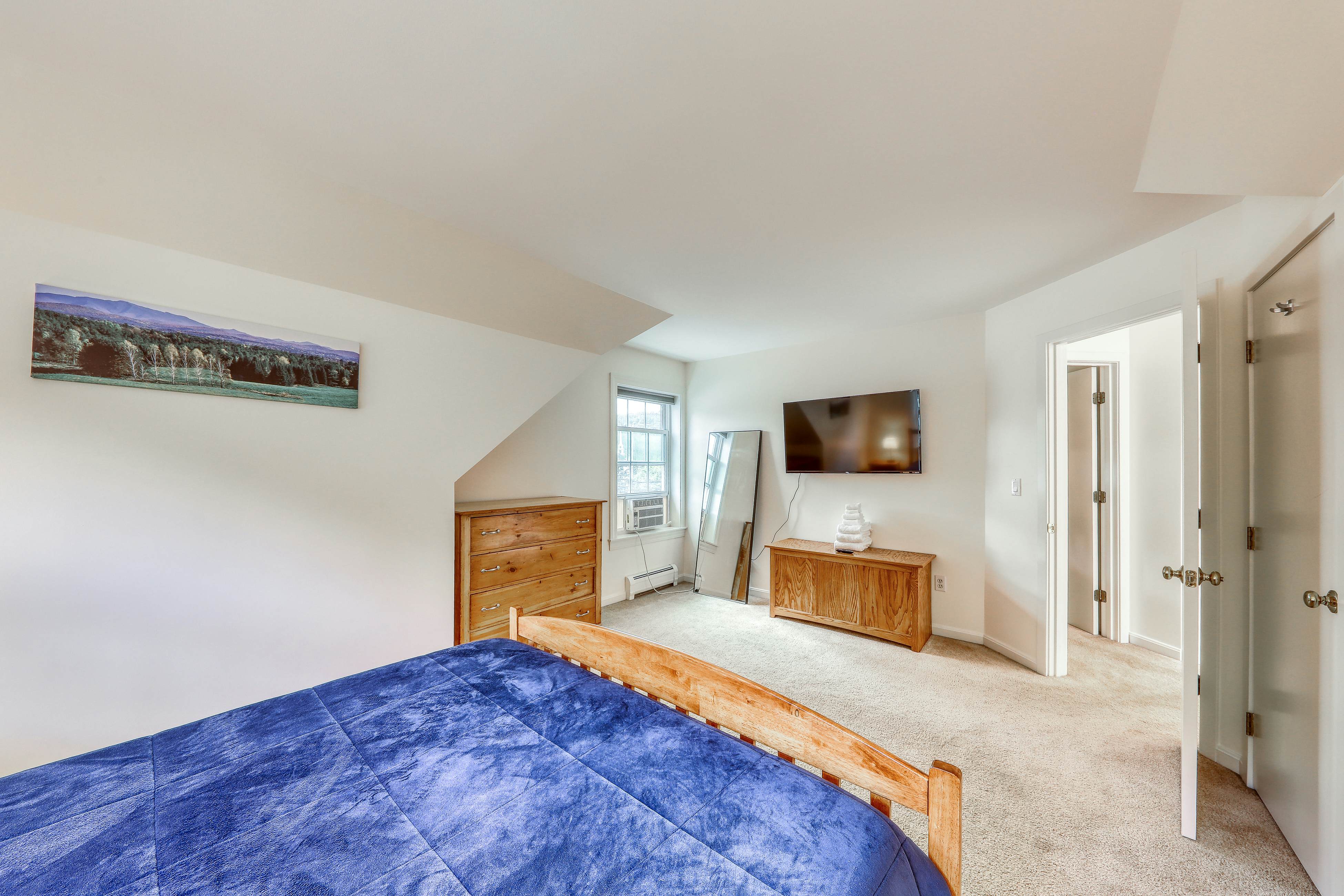 Cozy Stowe Village Retreat