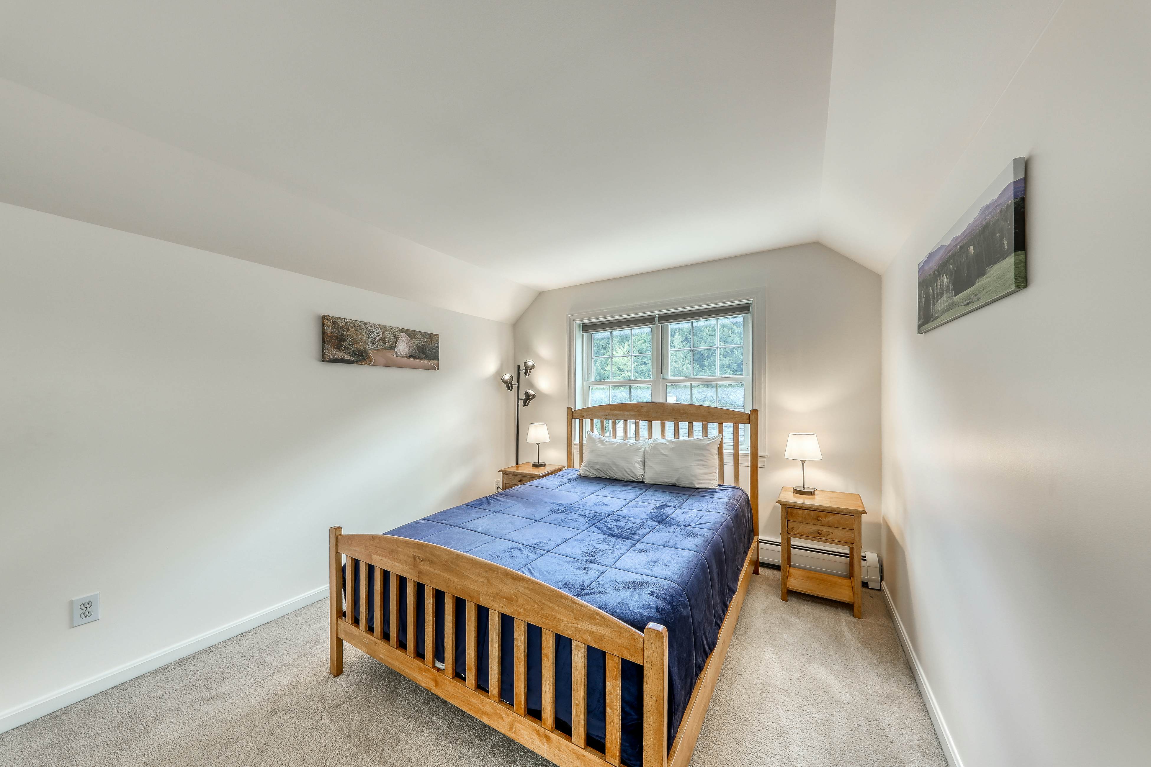 Cozy Stowe Village Retreat