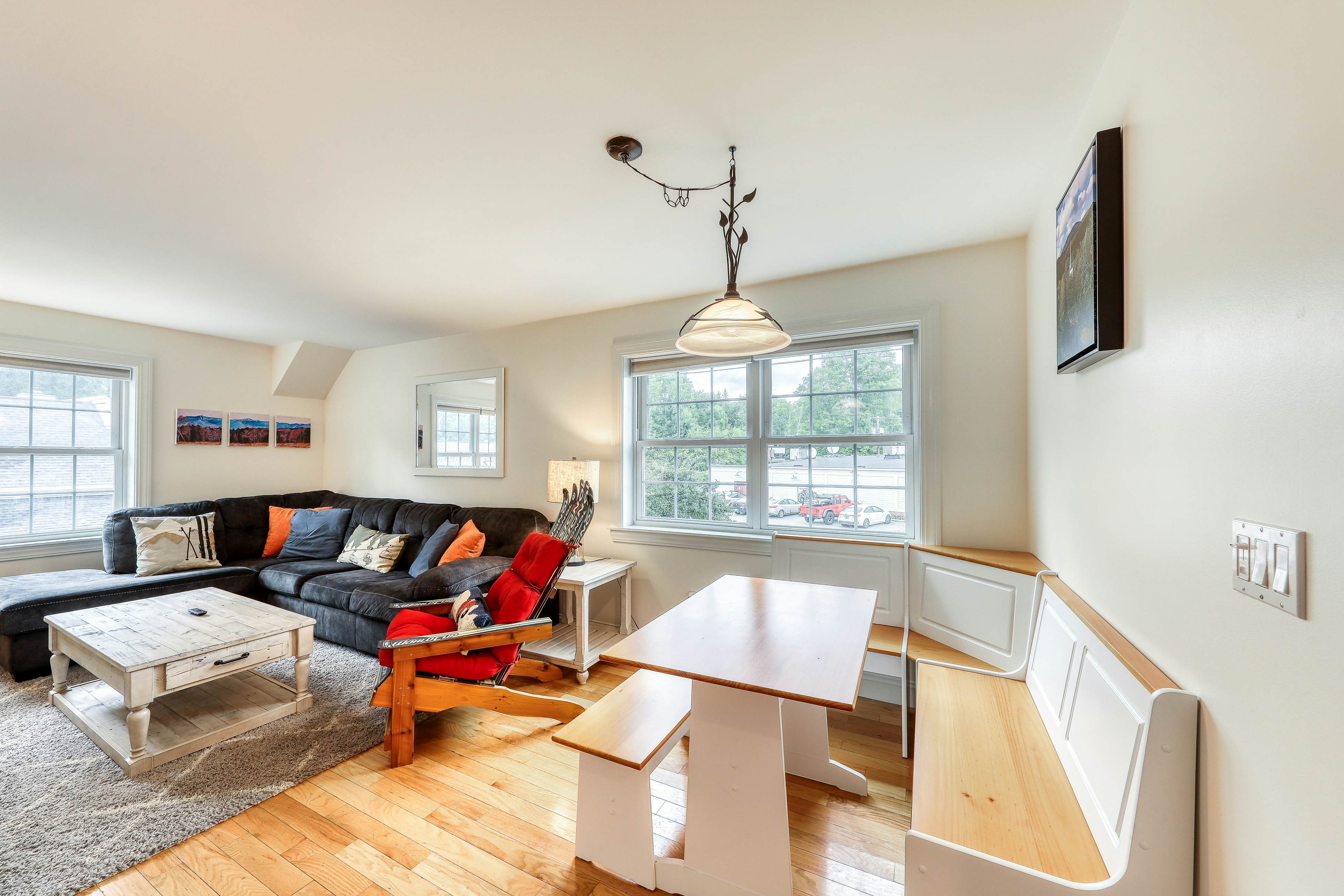 Cozy Stowe Village Retreat