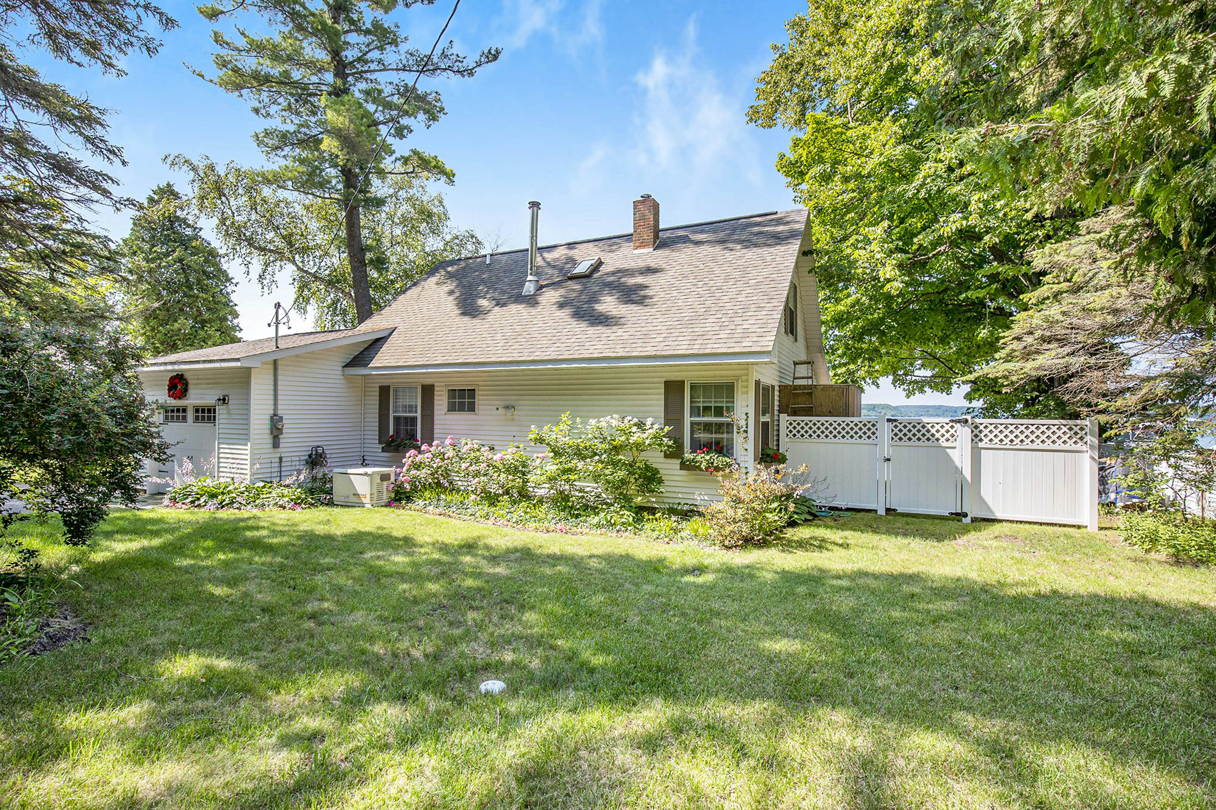 Agua Bella 3 BD Beulah, MI Vacation Rental Vacasa