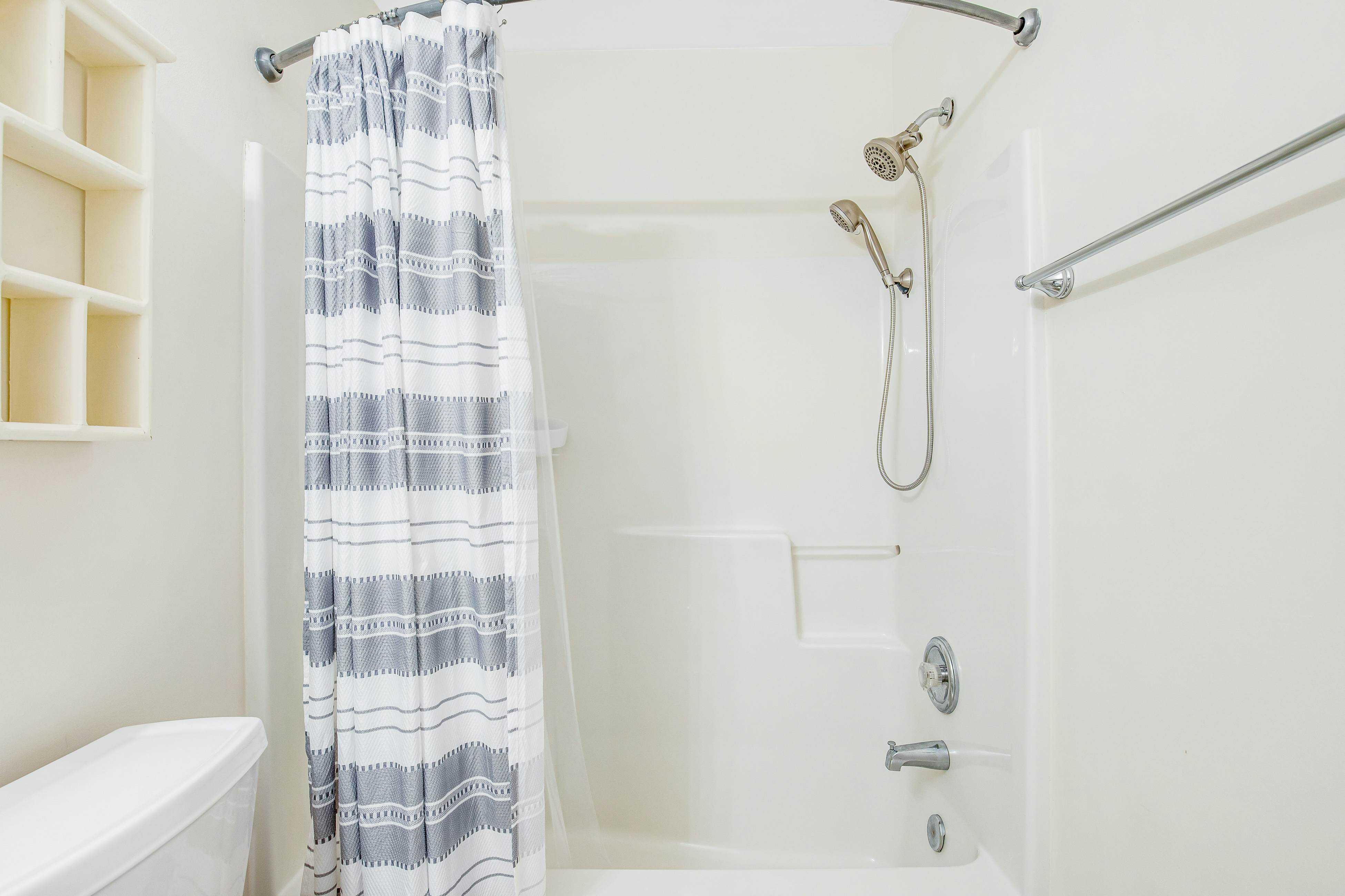 Bethany Bay - 8004 Pettinaro Dr