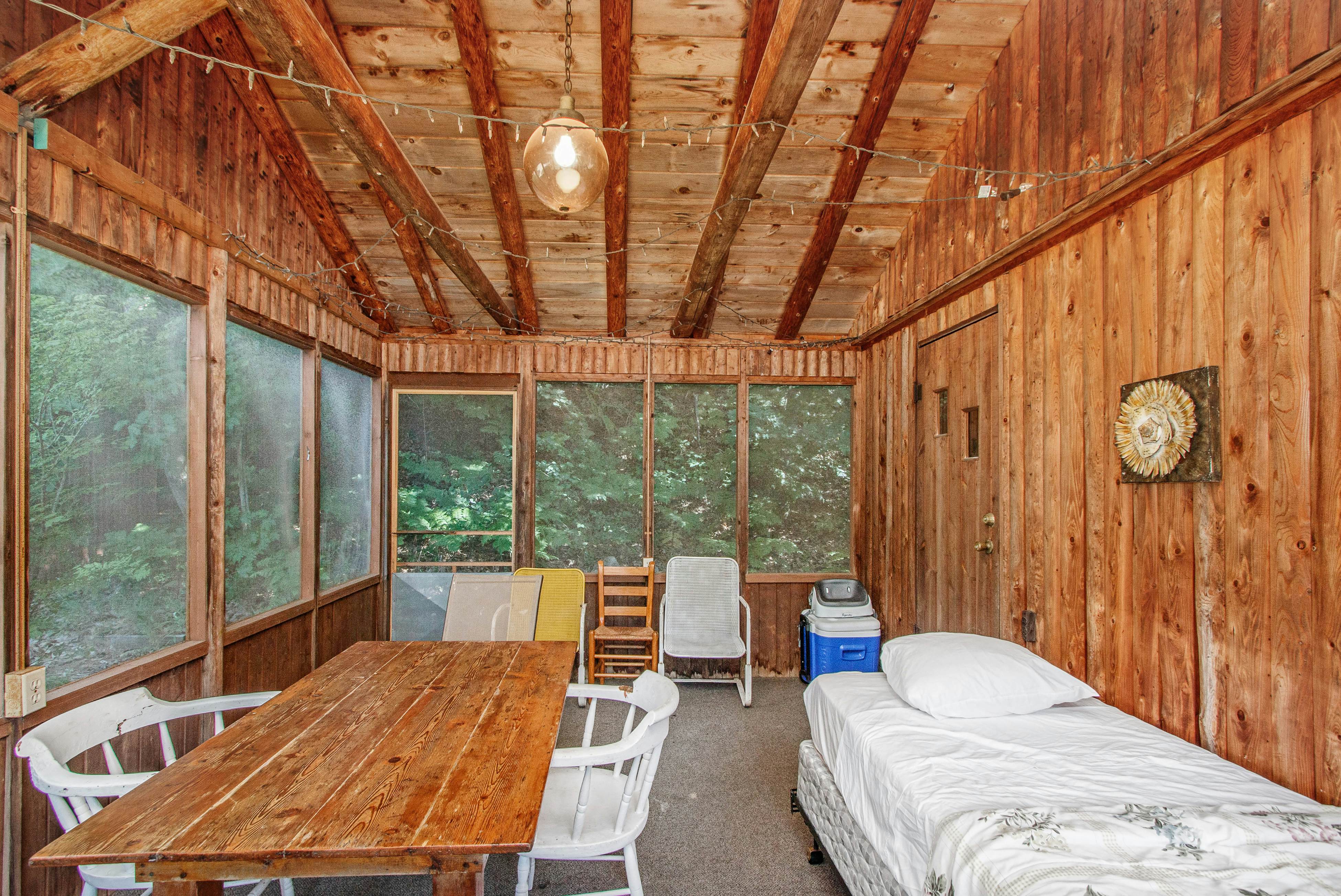 Cedar Cot & Cedar Tot