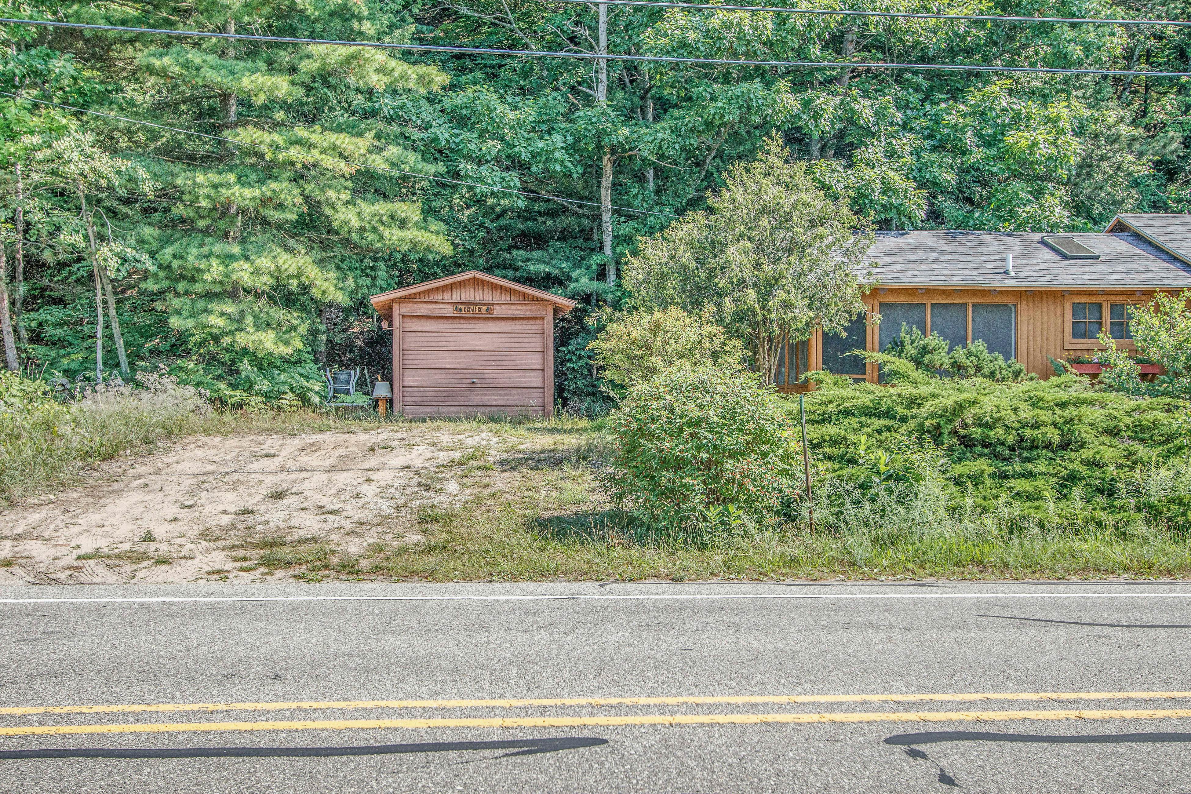 Cedar Cot & Cedar Tot