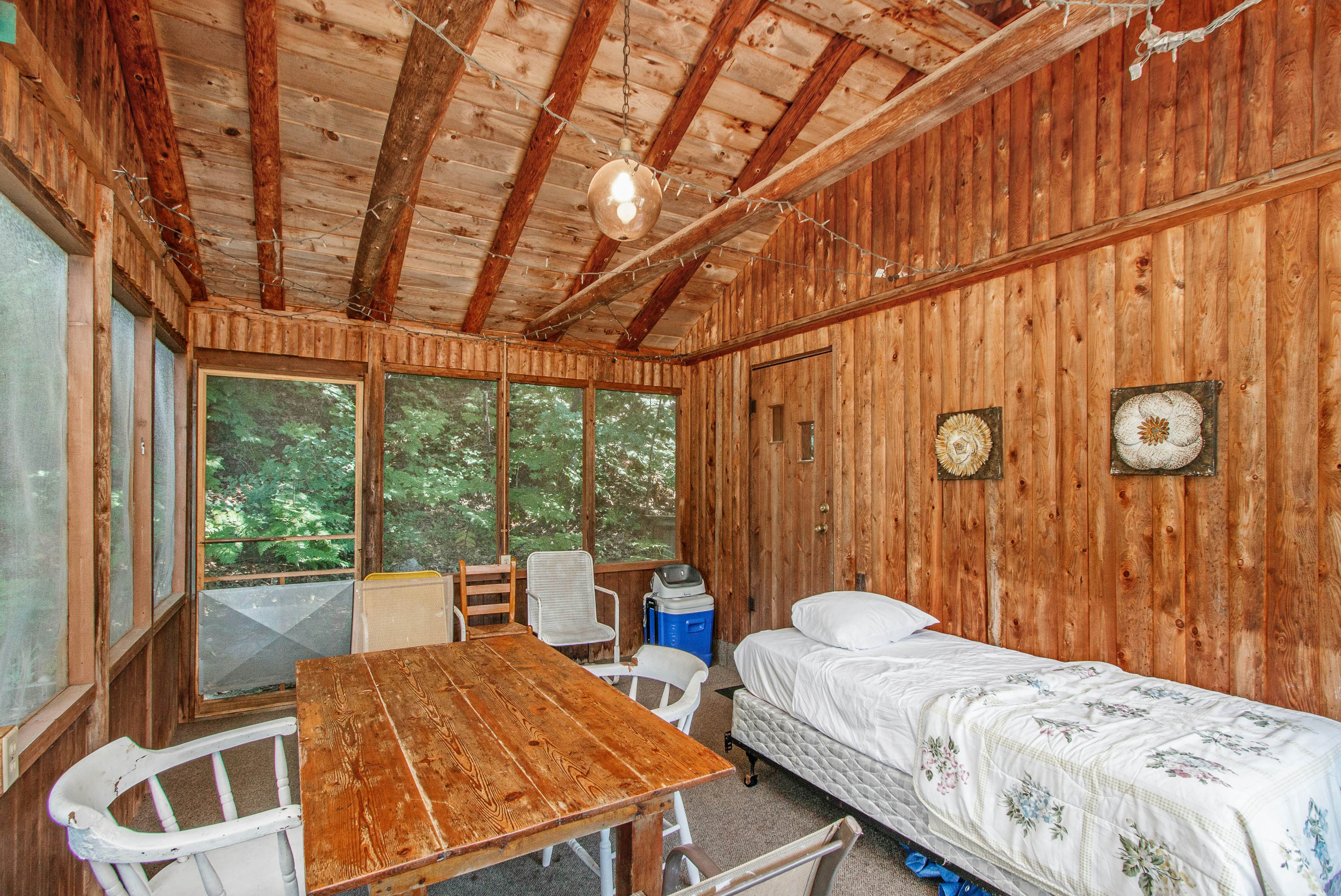 Cedar Cot & Cedar Tot