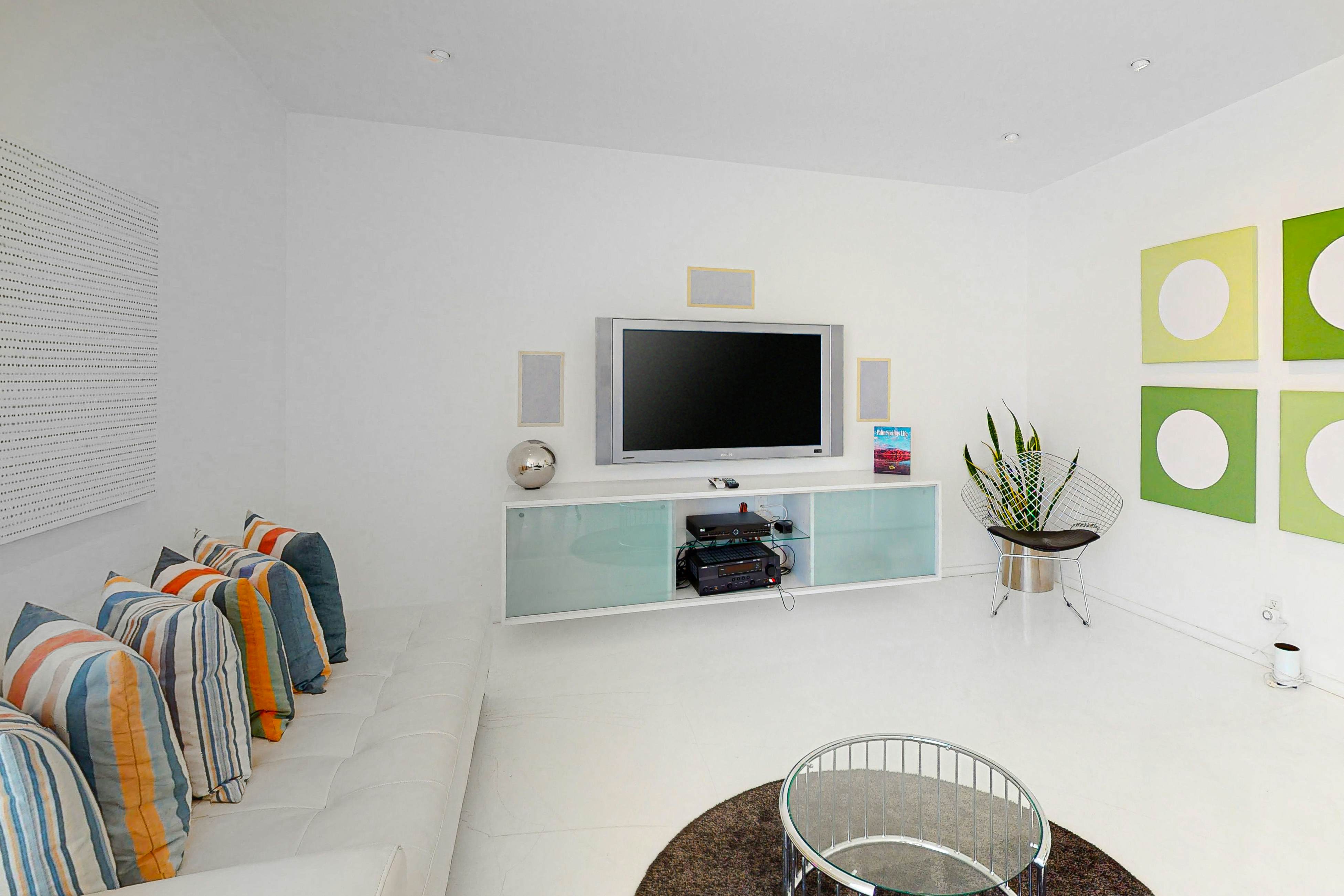 Poolside Modern Wexler - 1261