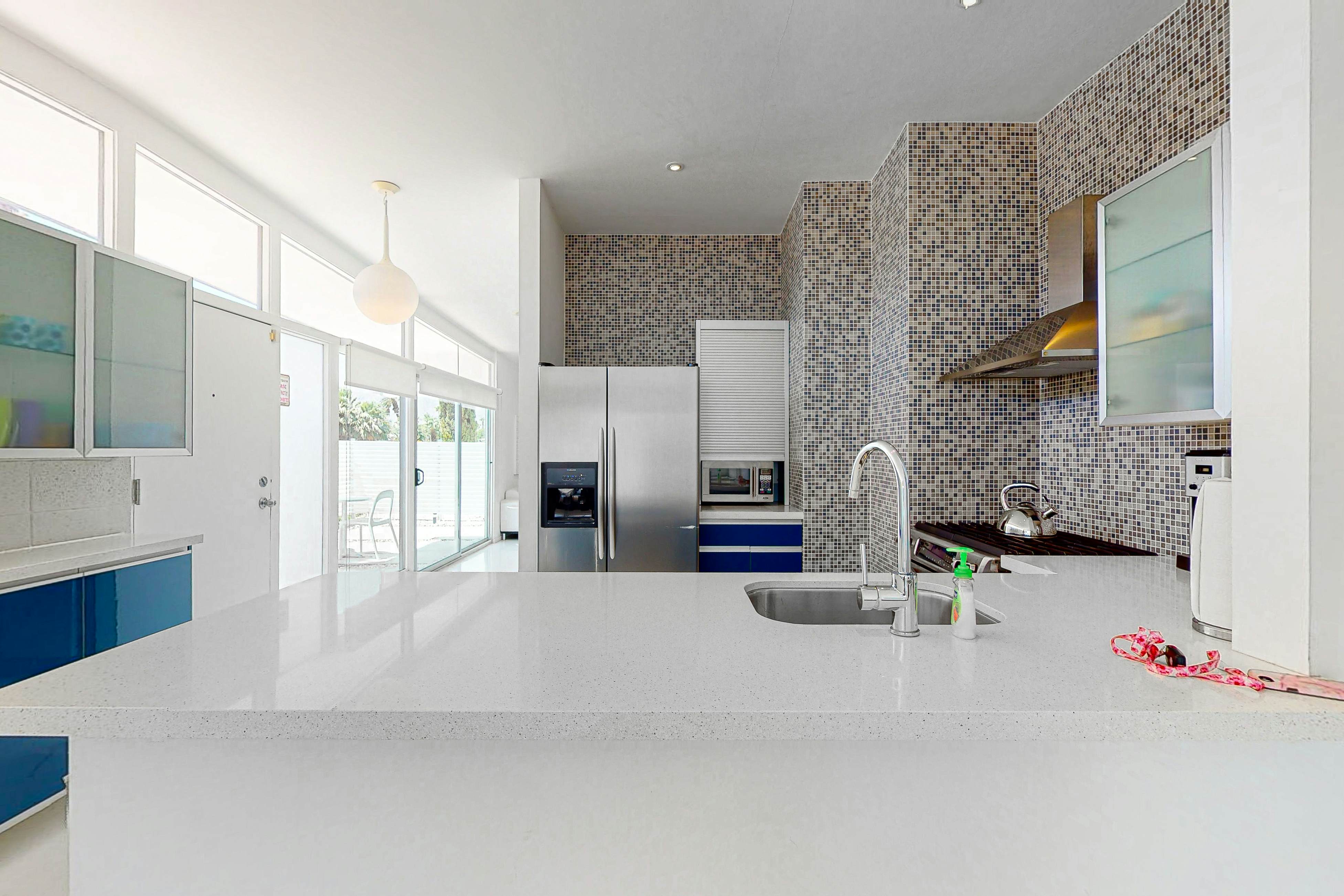 Poolside Modern Wexler - 1261