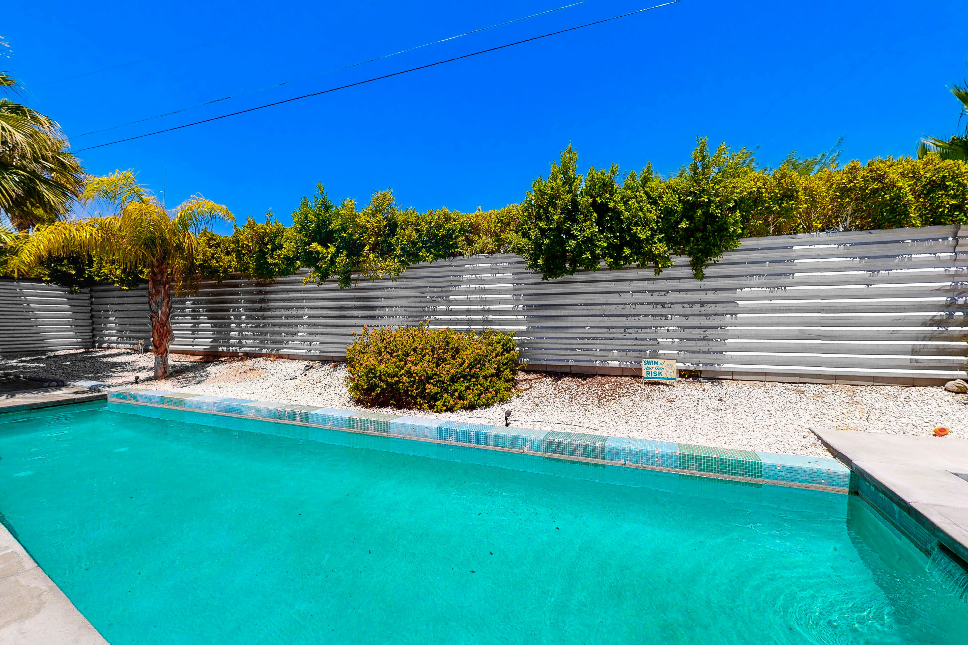 Poolside Modern Wexler - 1261