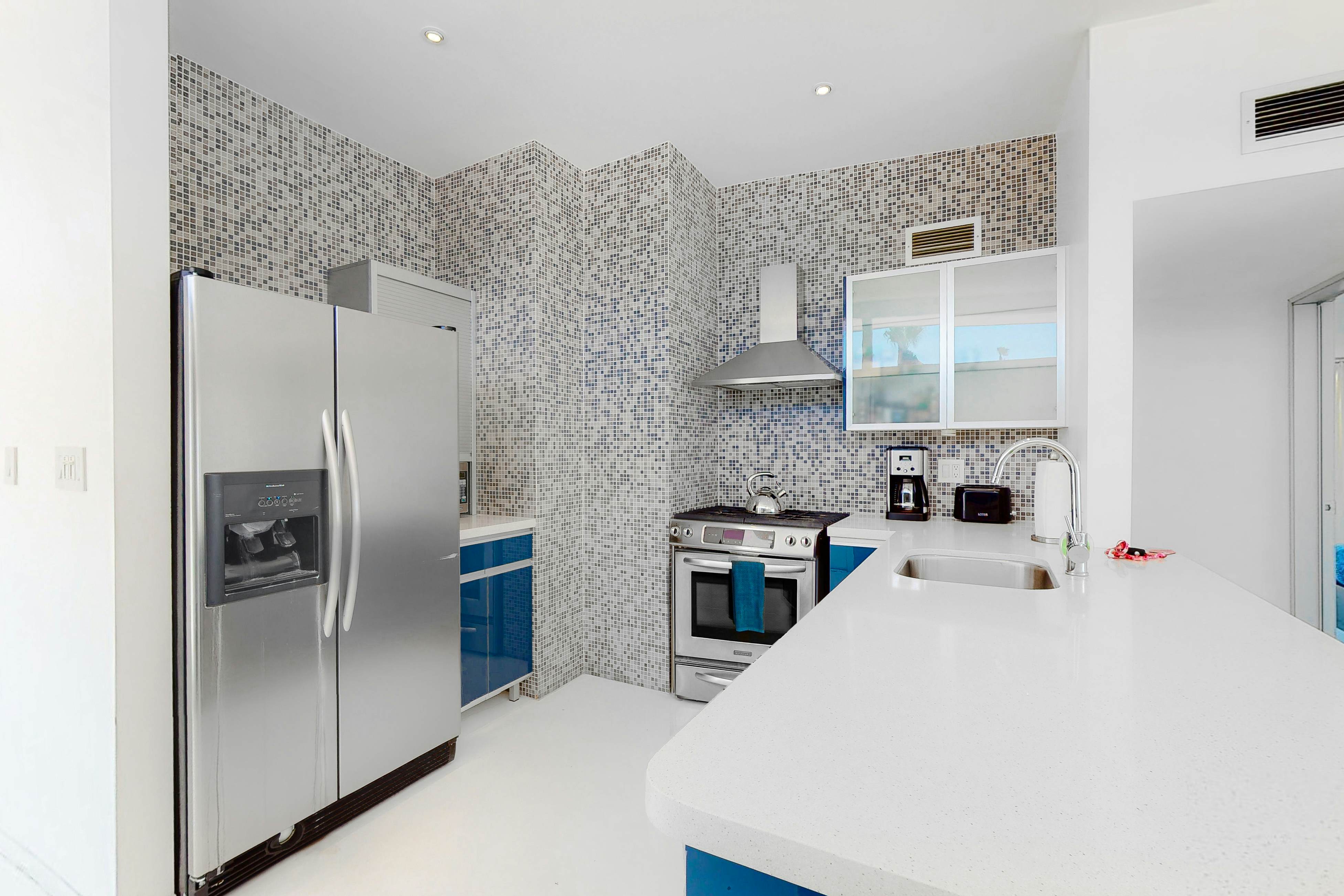 Poolside Modern Wexler - 1261