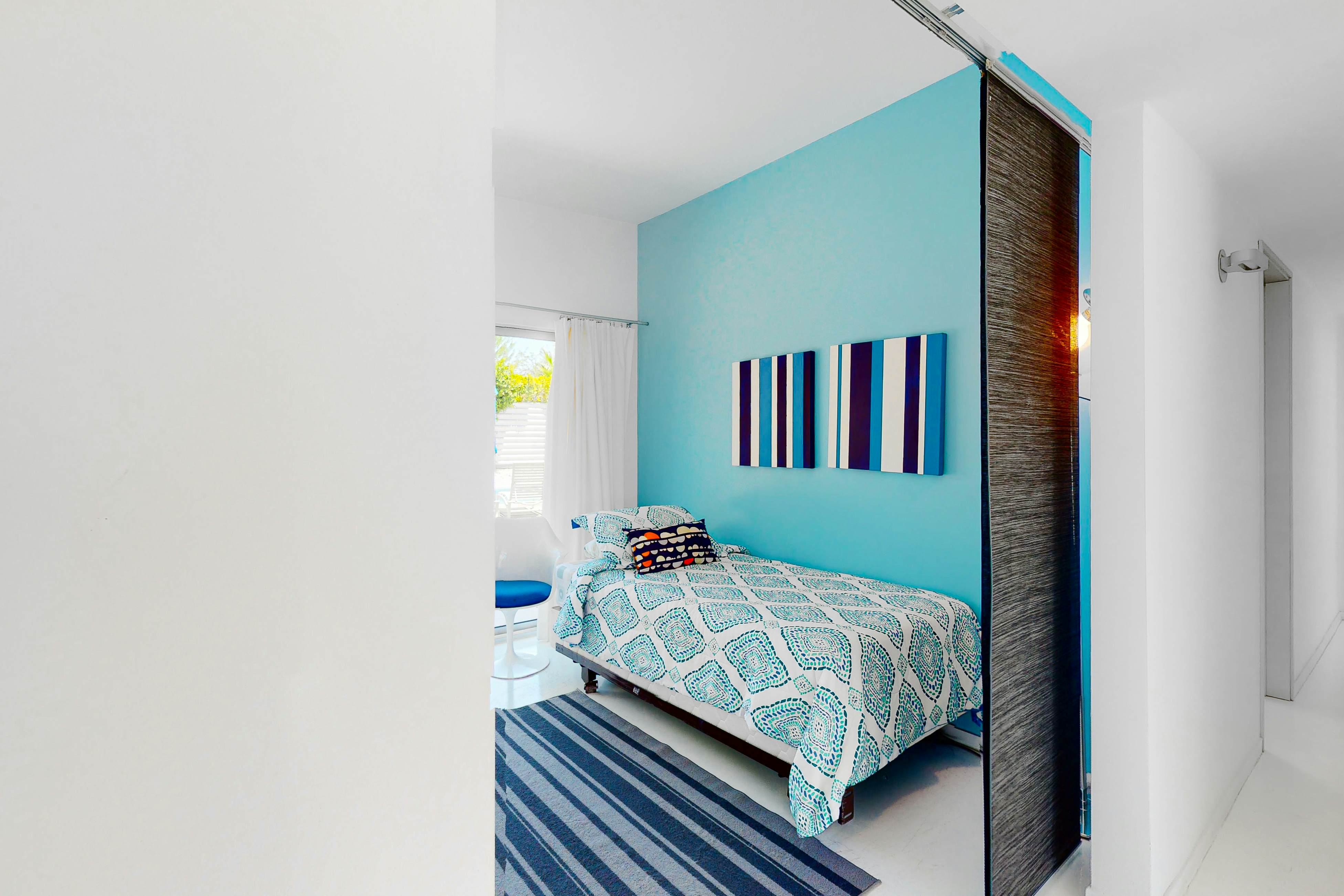 Poolside Modern Wexler - 1261