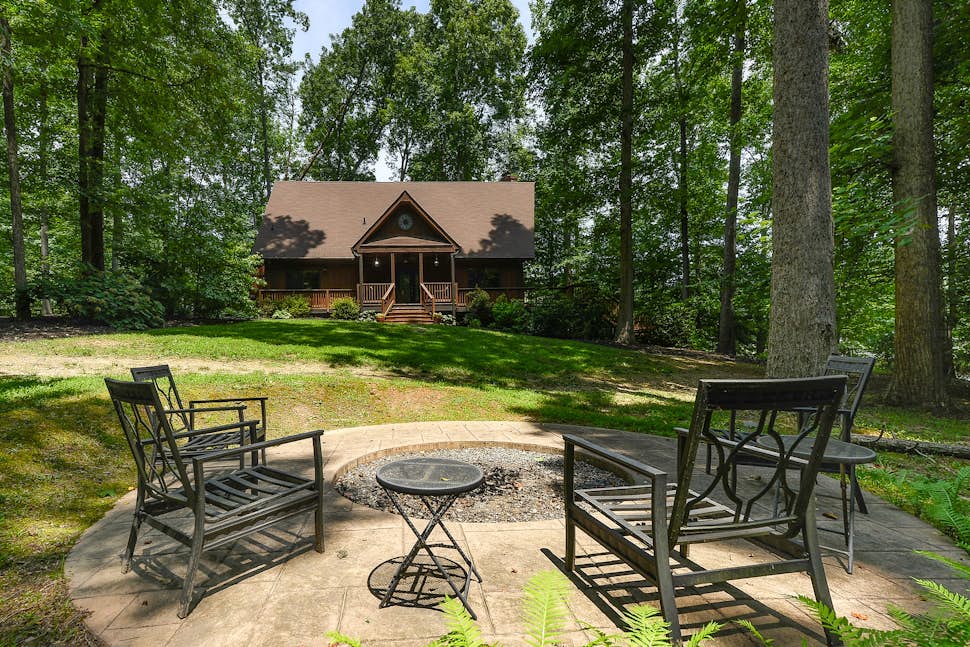 Hidden Gem 2 BD Mineral, VA Vacation Rental Vacasa
