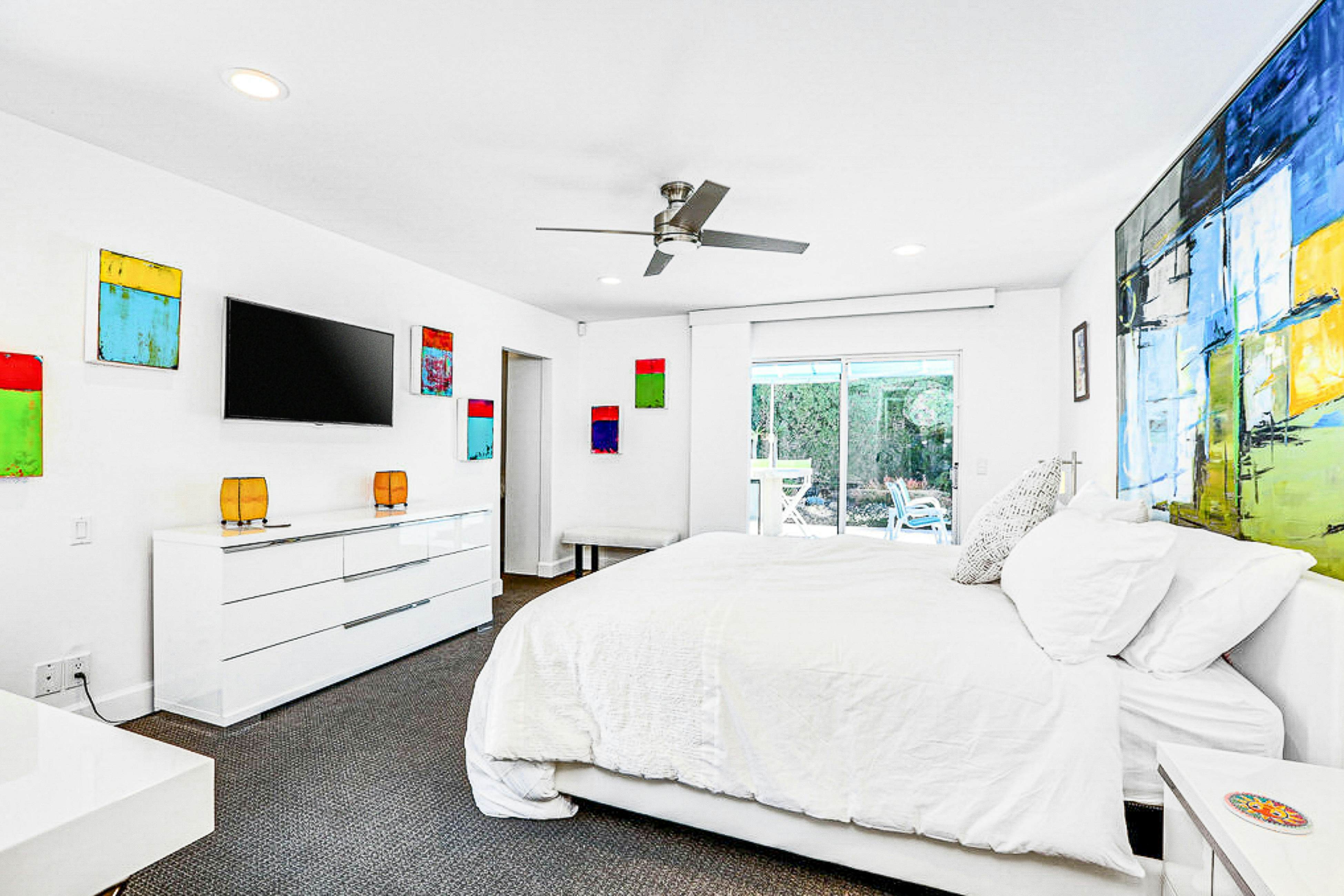 Palm Springs Timeless Beauty - 4240