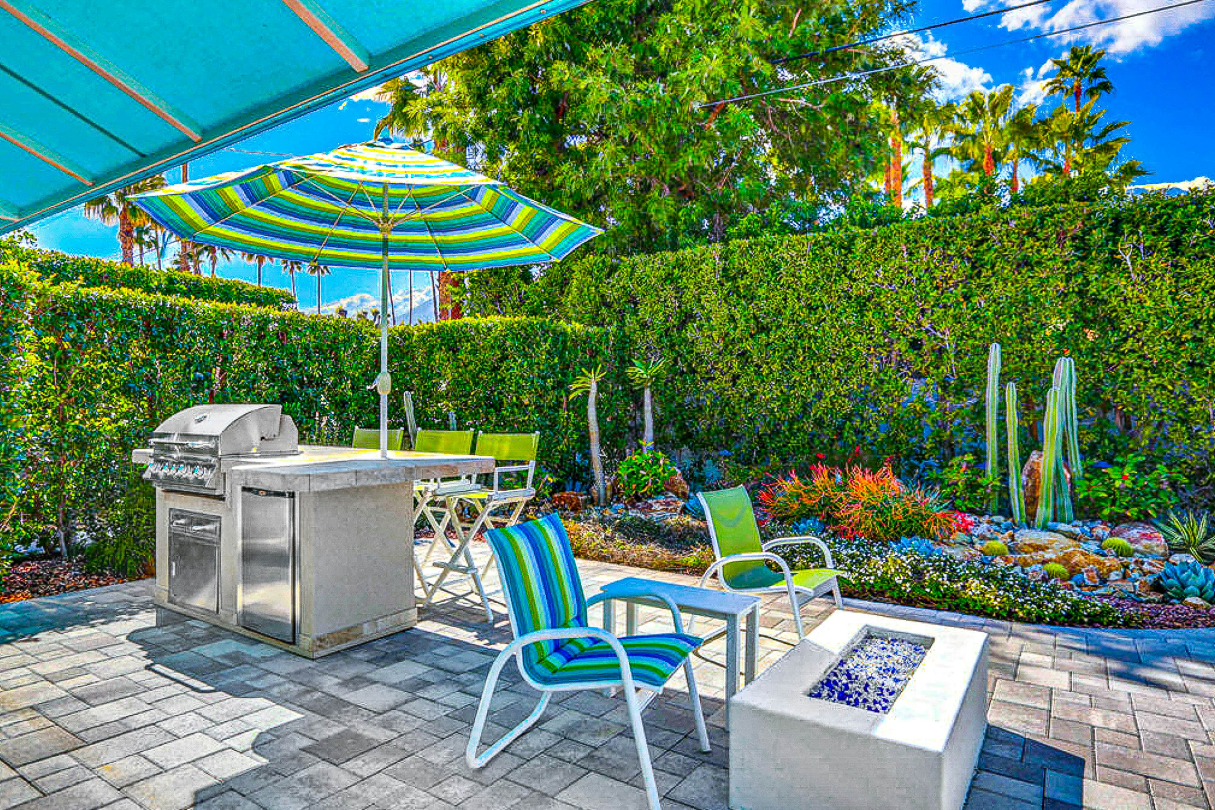 Palm Springs Timeless Beauty - 4240