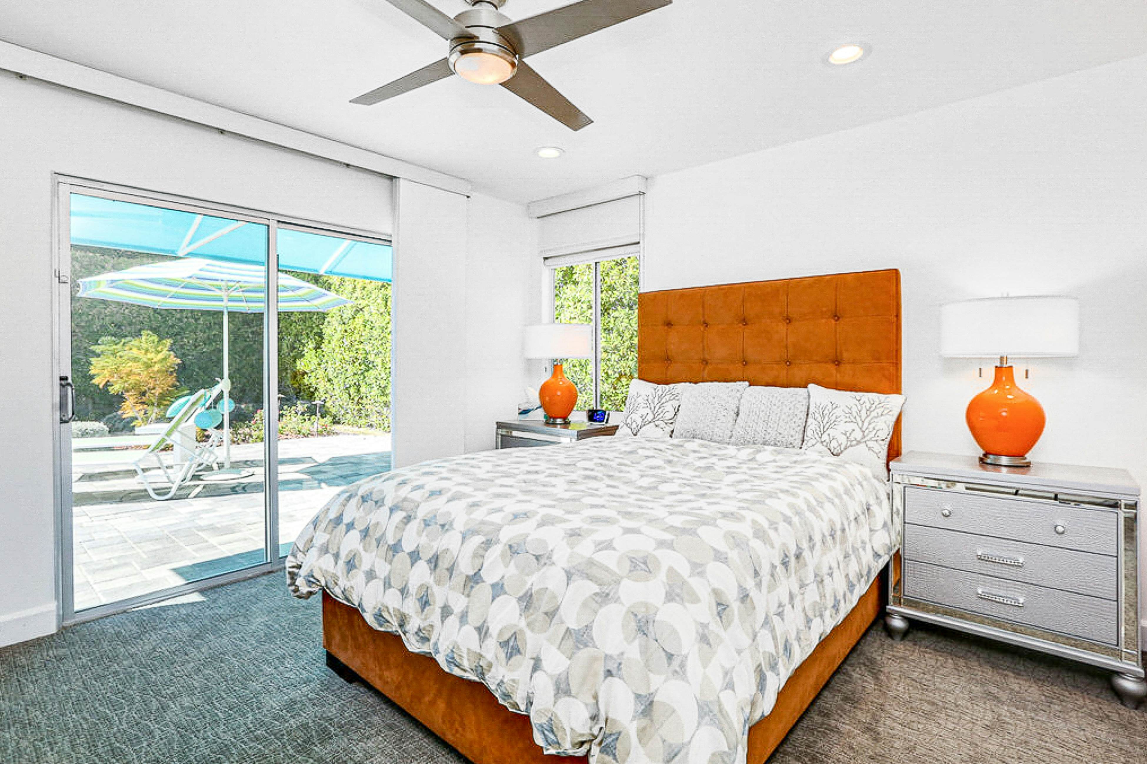 Palm Springs Timeless Beauty - 4240